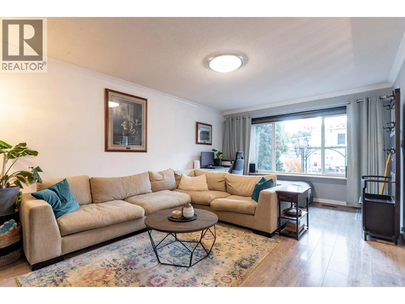 3557 HANDLEY CRESCENT