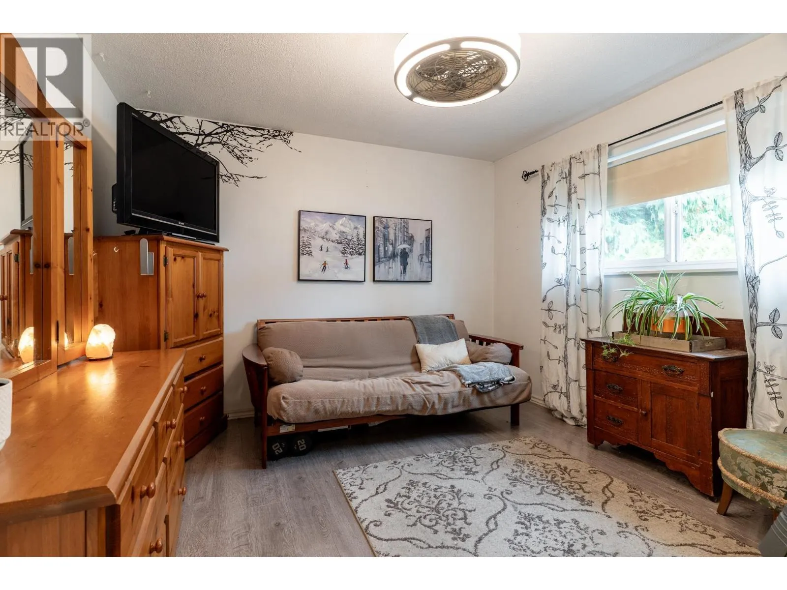 3557 HANDLEY CRESCENT