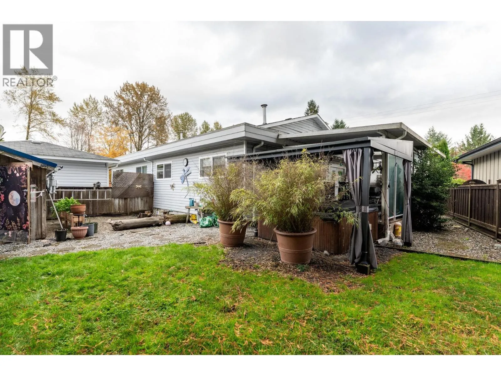 3557 HANDLEY CRESCENT