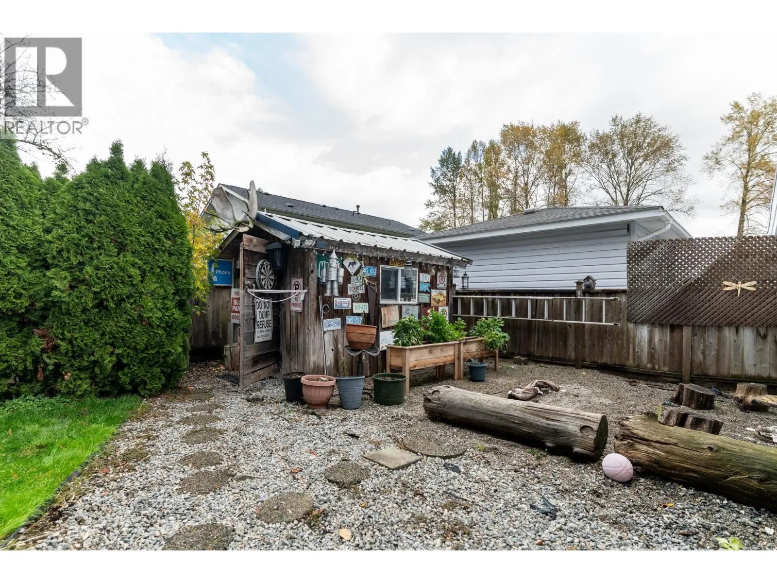 3557 HANDLEY CRESCENT