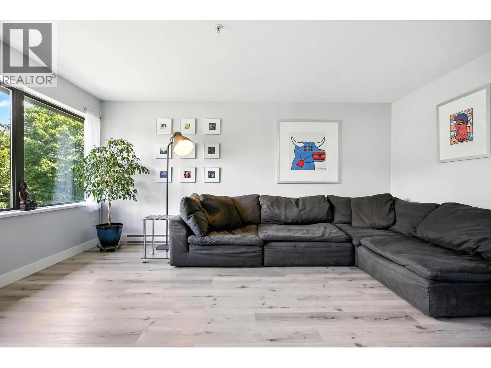 404 225 NEWPORT DRIVE