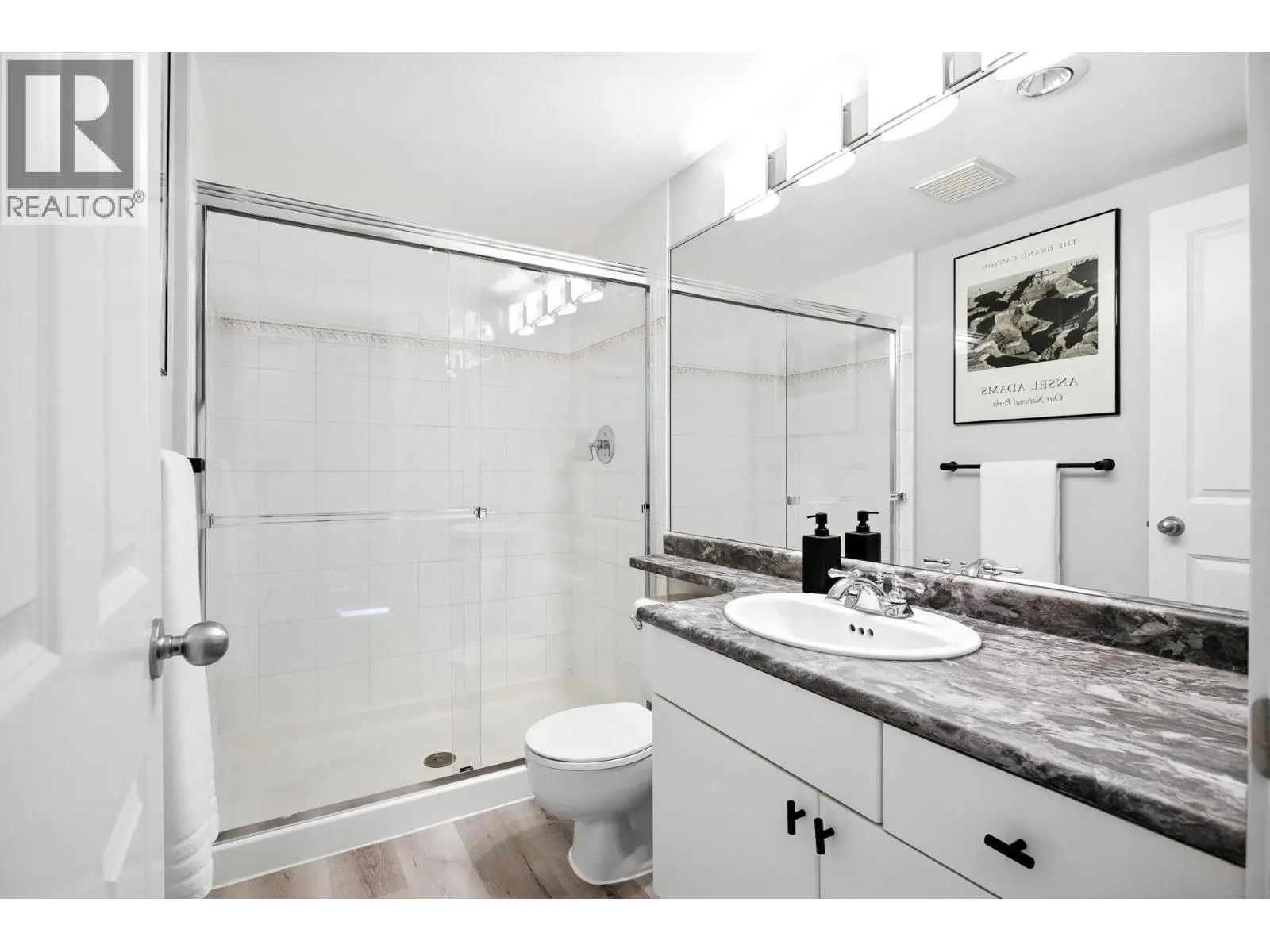 404 225 NEWPORT DRIVE