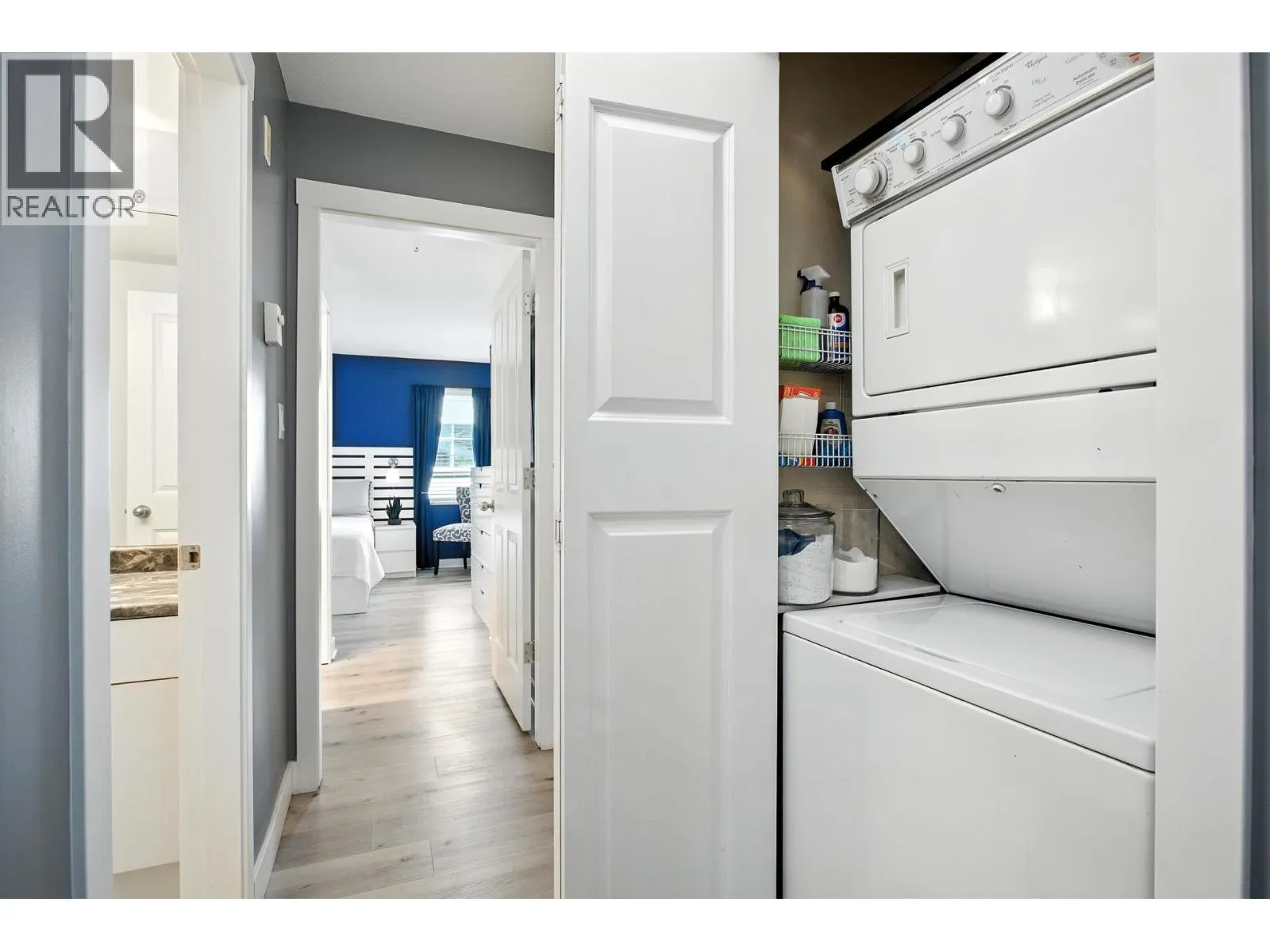 404 225 NEWPORT DRIVE