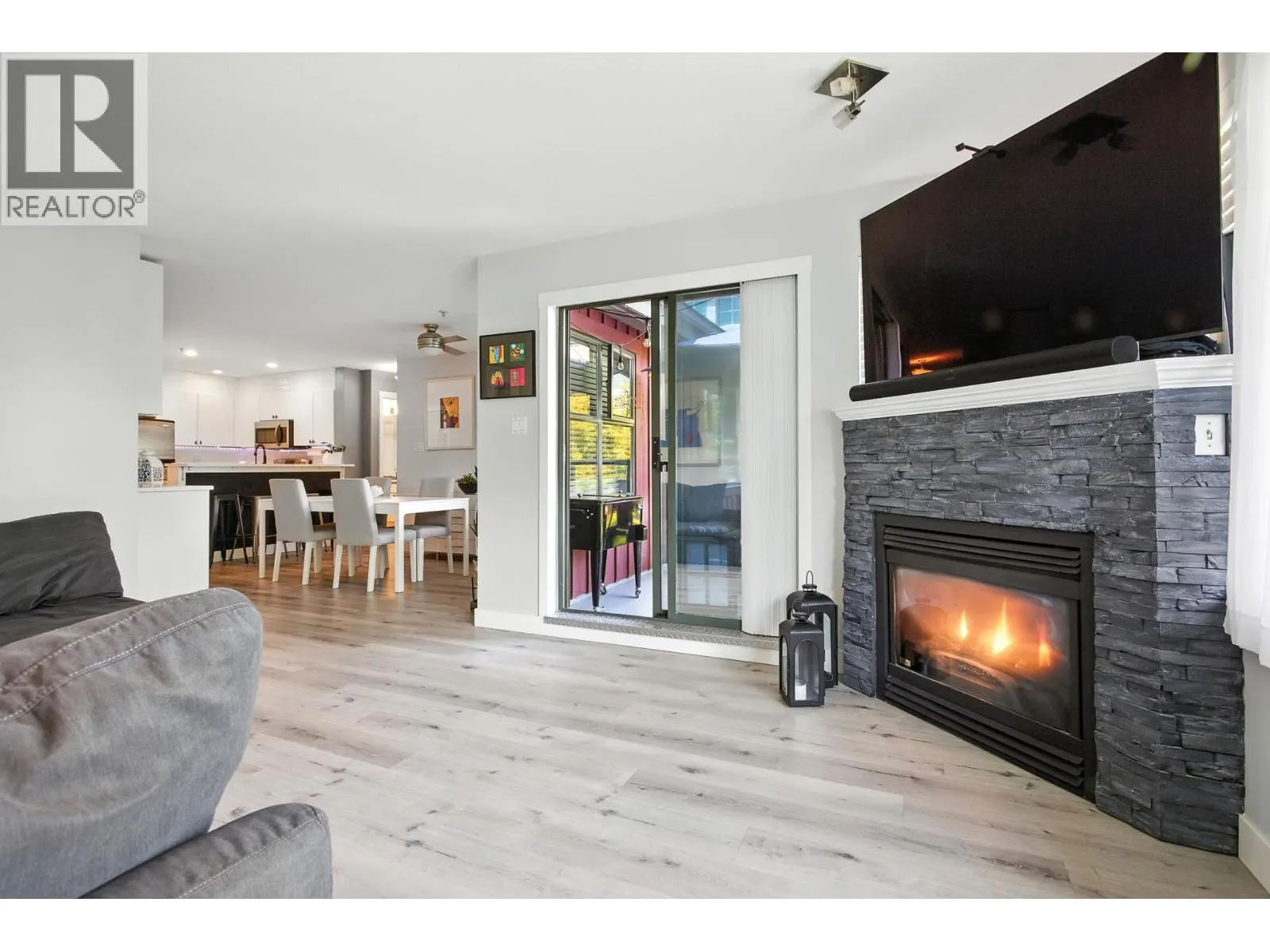 404 225 NEWPORT DRIVE