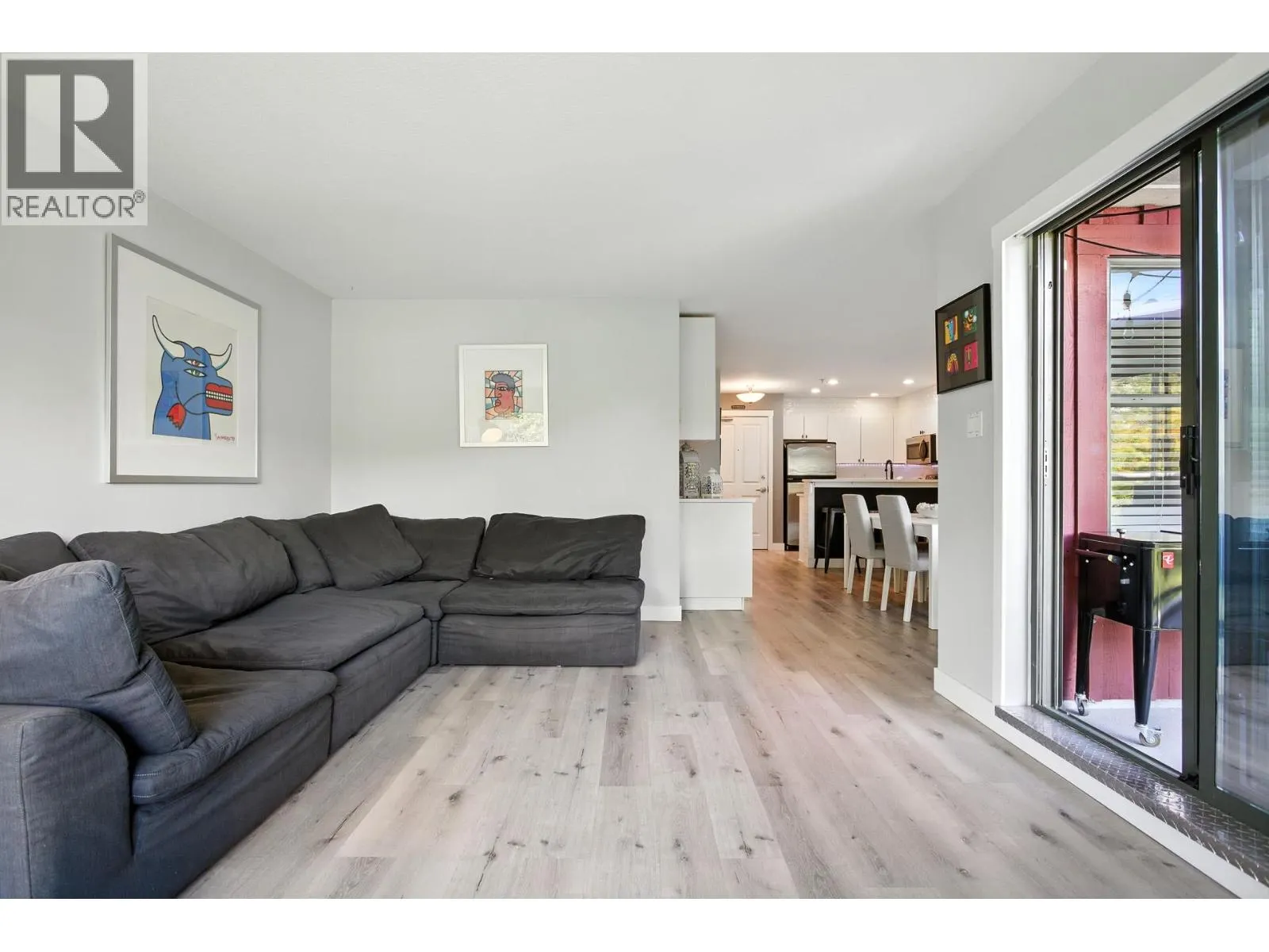 404 225 NEWPORT DRIVE