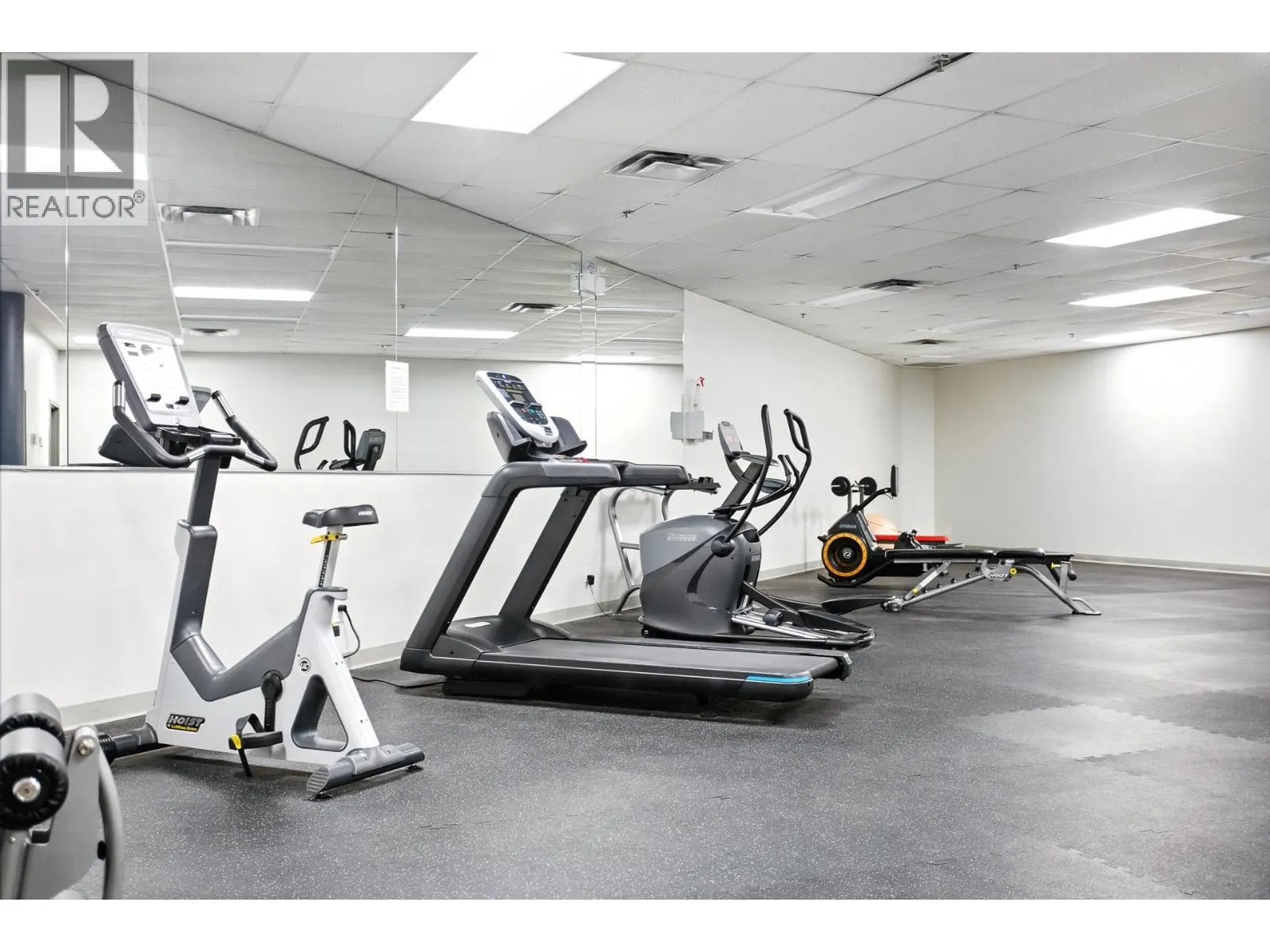 404 225 NEWPORT DRIVE