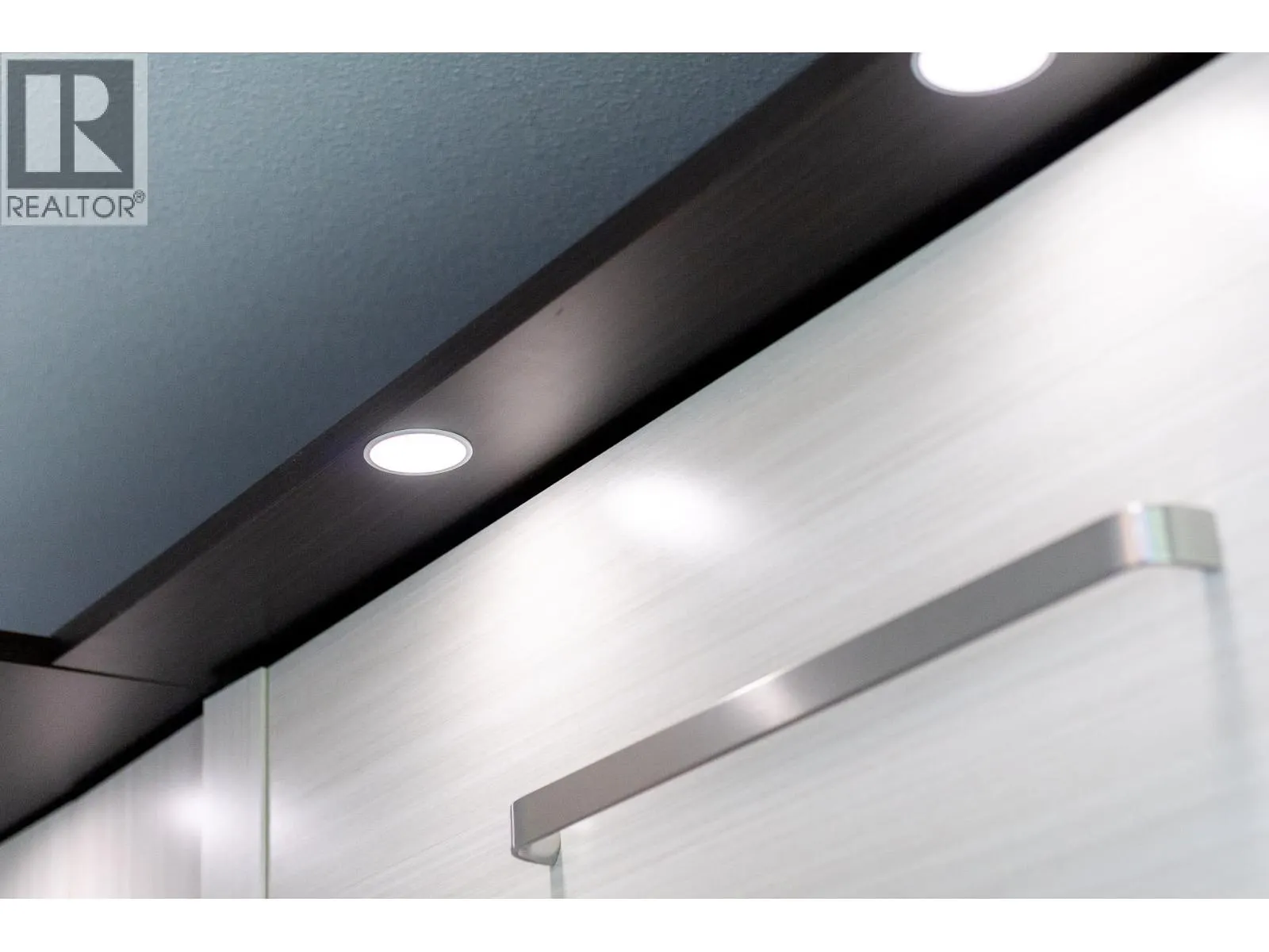 404 225 NEWPORT DRIVE