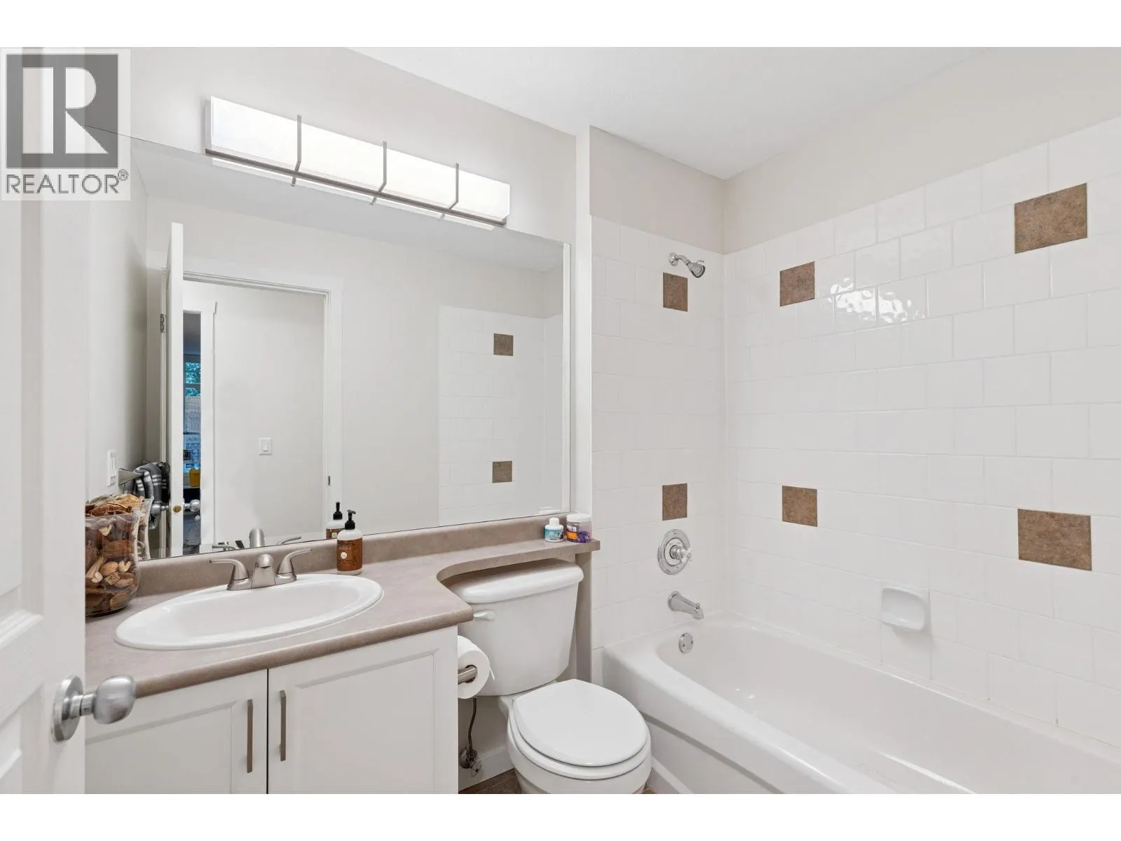 139 2000 PANORAMA DRIVE