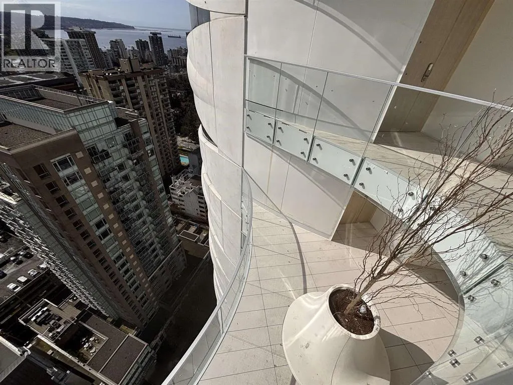 2702 1033 NELSON STREET