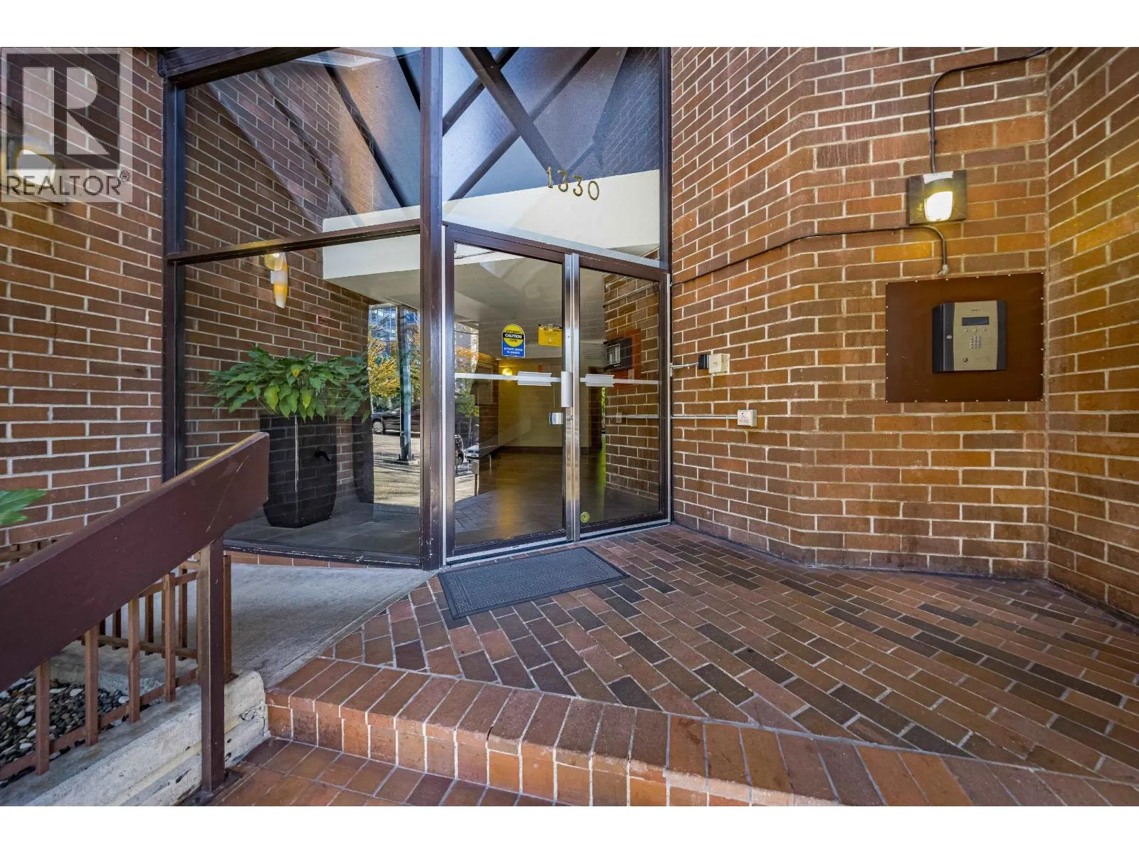 610 1330 BURRARD STREET