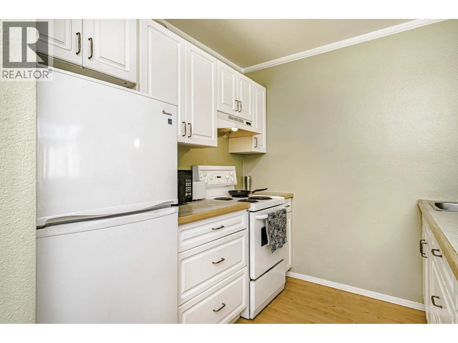 610 1330 BURRARD STREET