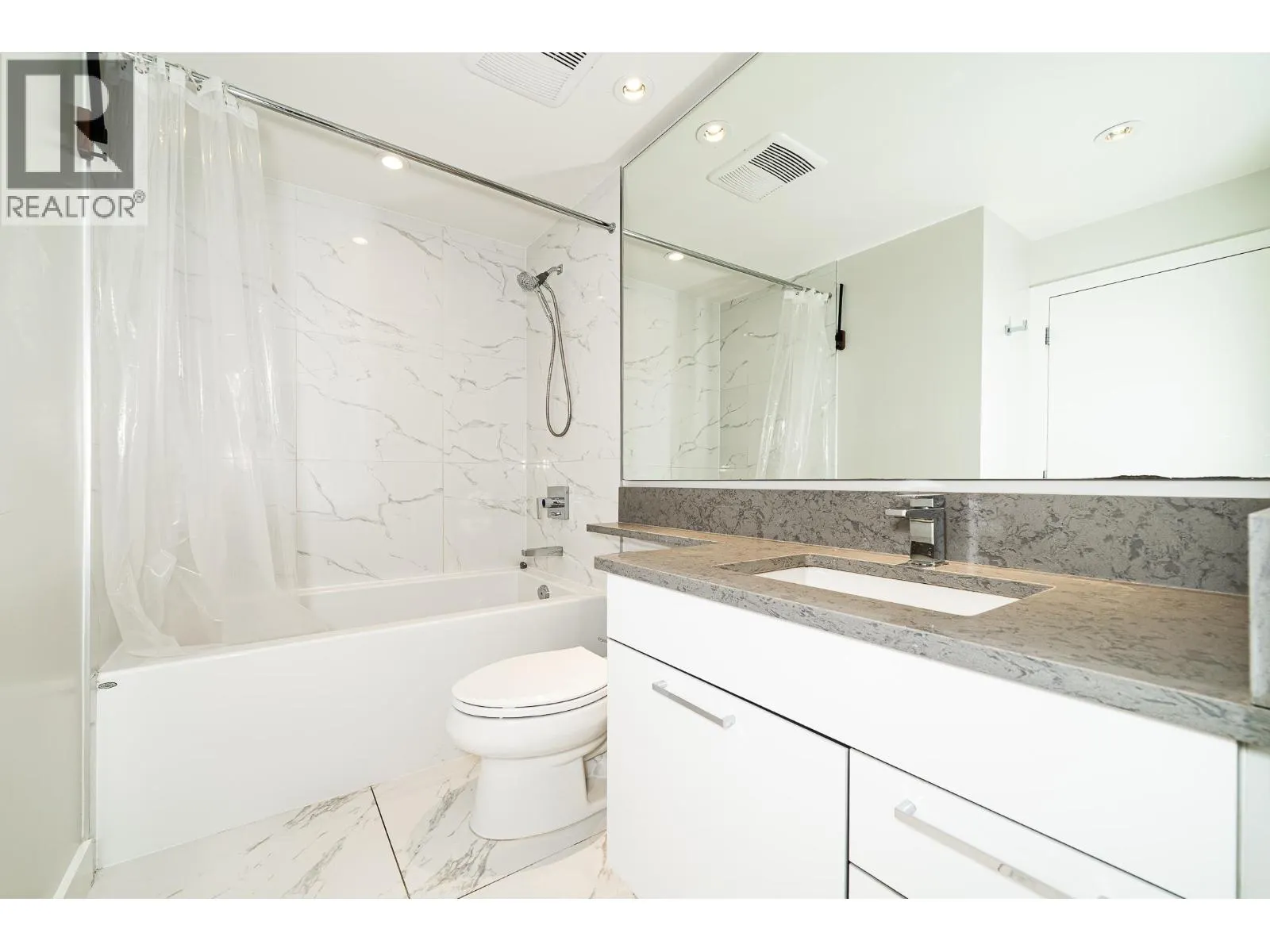 2601 1788 GILMORE AVENUE