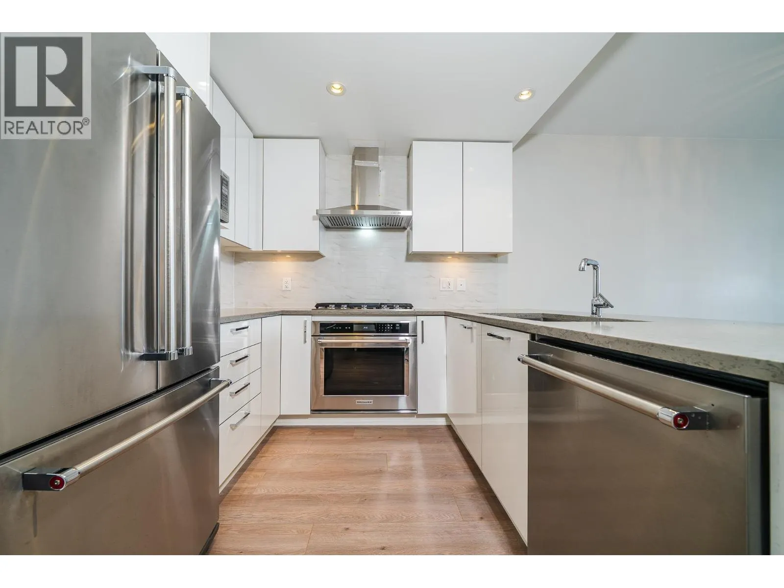 2601 1788 GILMORE AVENUE