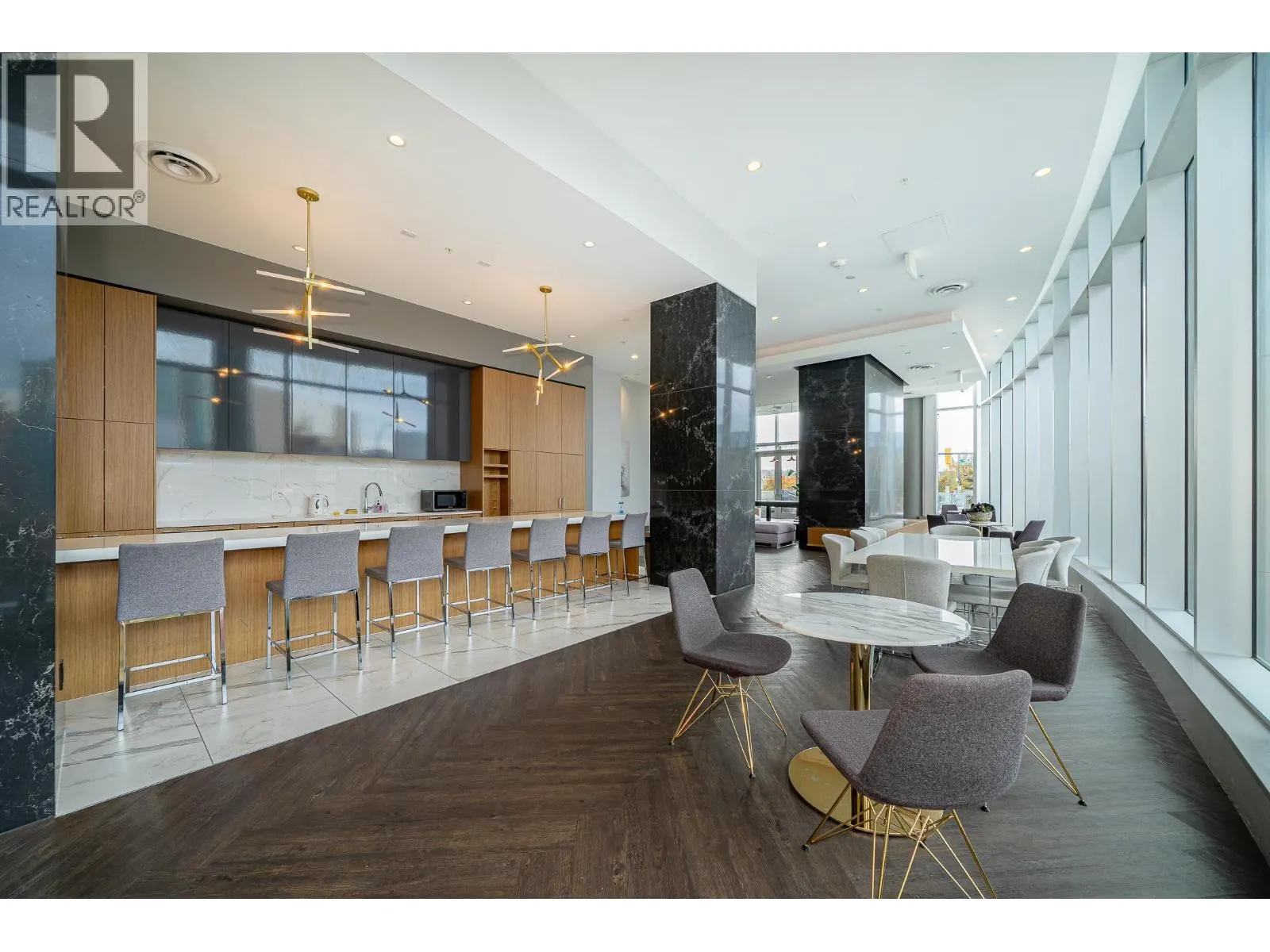 2601 1788 GILMORE AVENUE