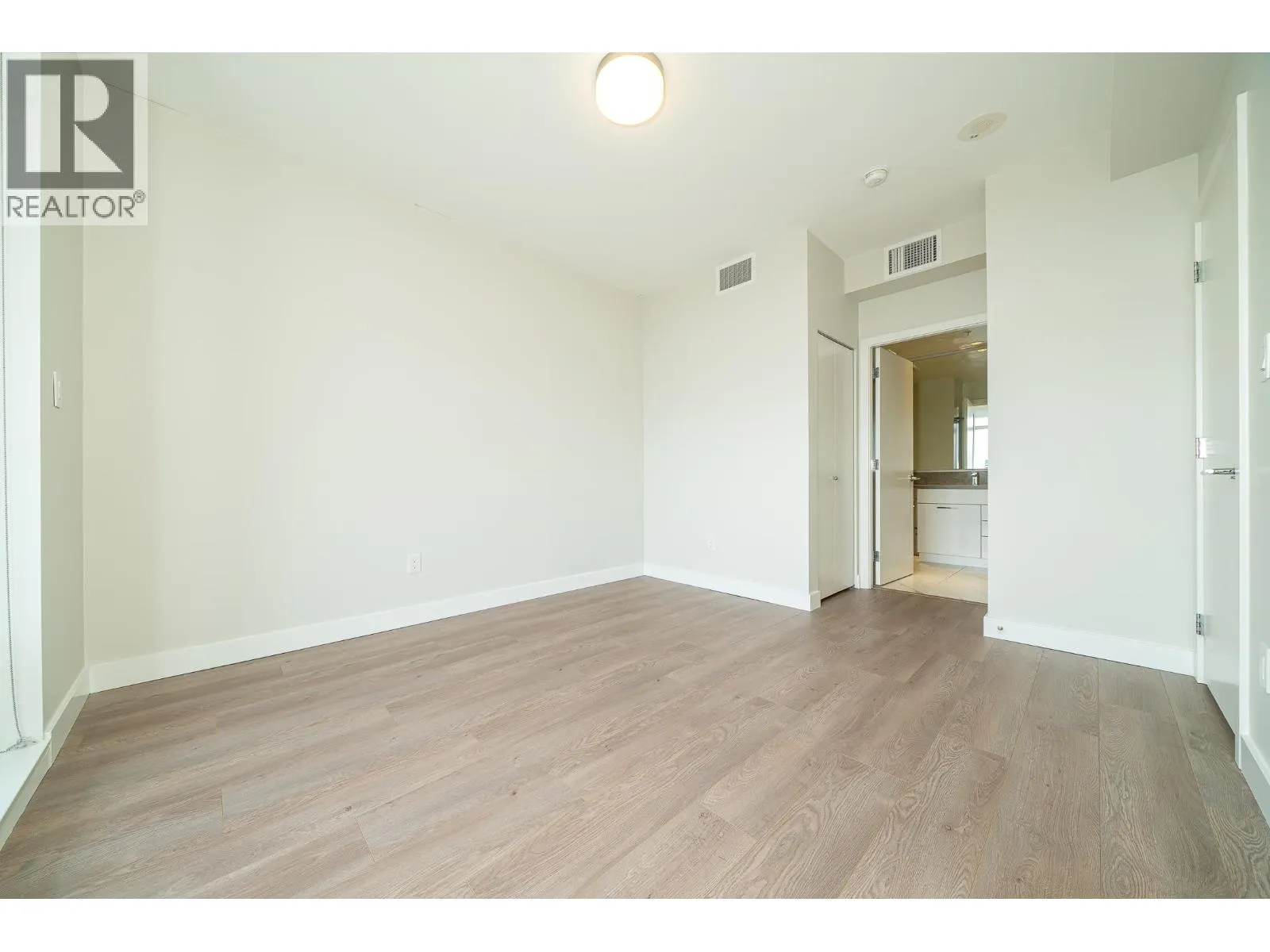 2601 1788 GILMORE AVENUE