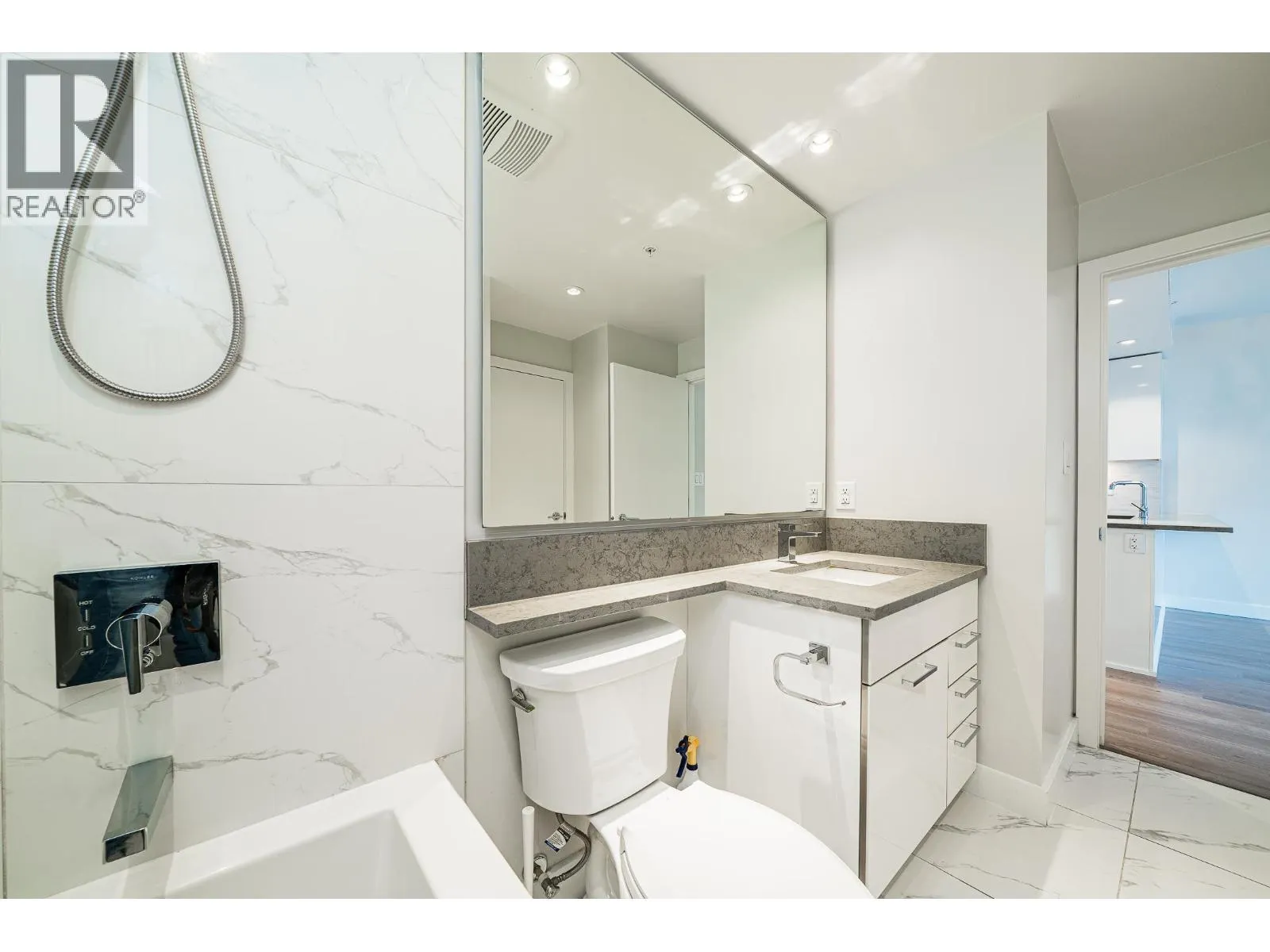 2601 1788 GILMORE AVENUE