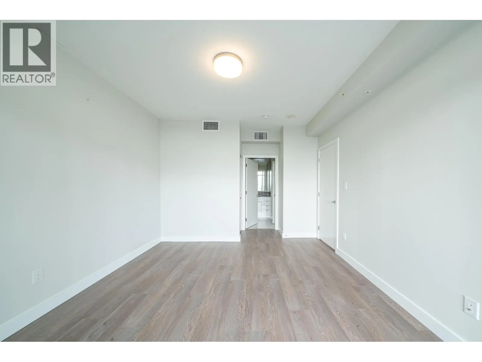 2601 1788 GILMORE AVENUE