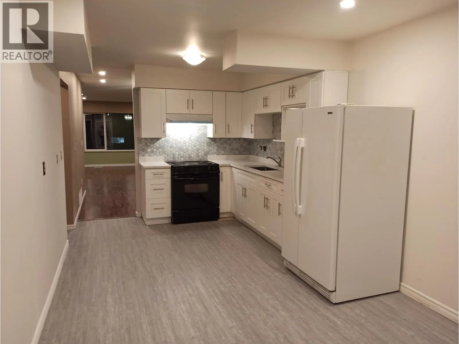 UPPER 2161 PRAIRIE STREET