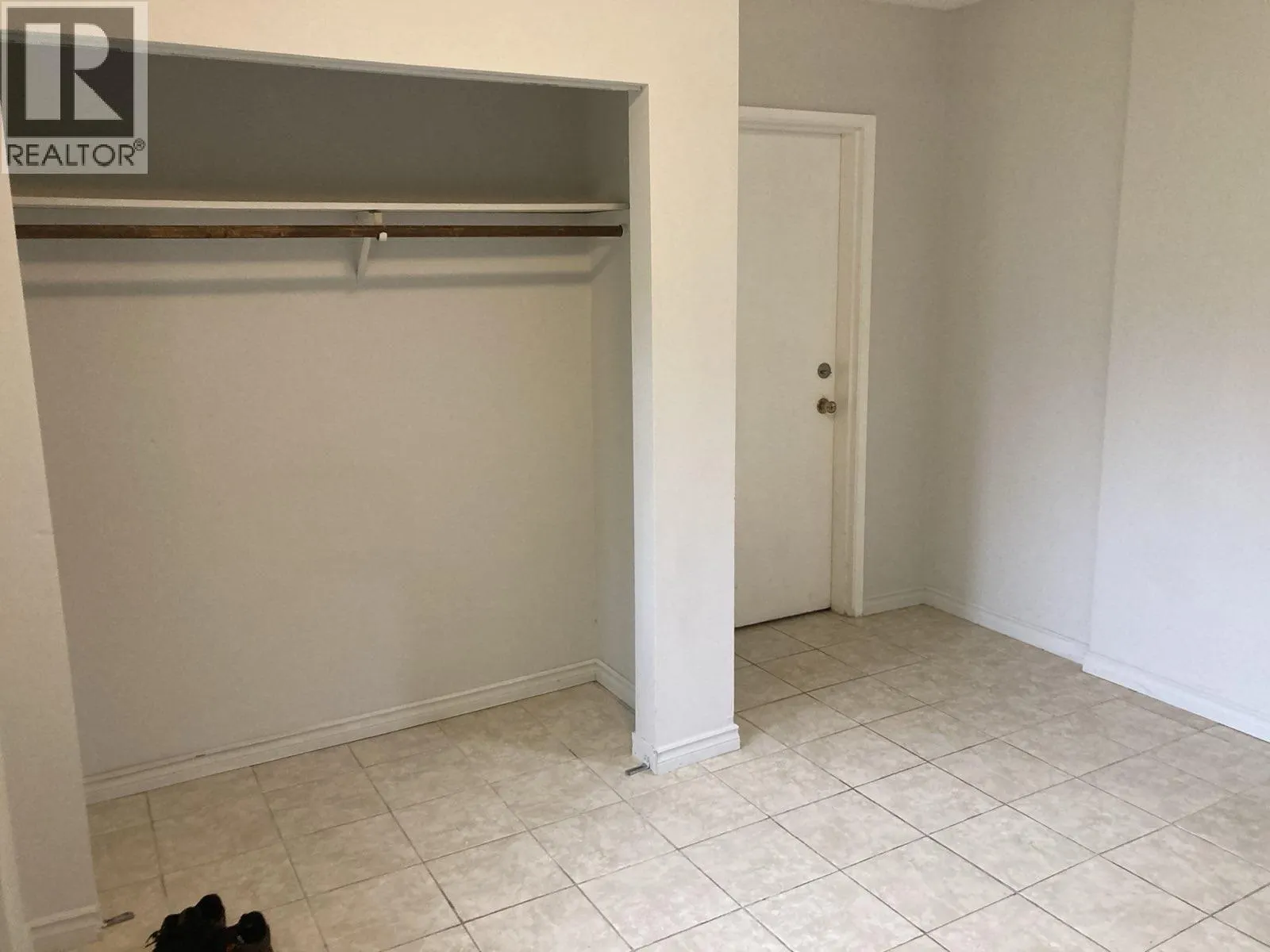 UPPER 2161 PRAIRIE STREET