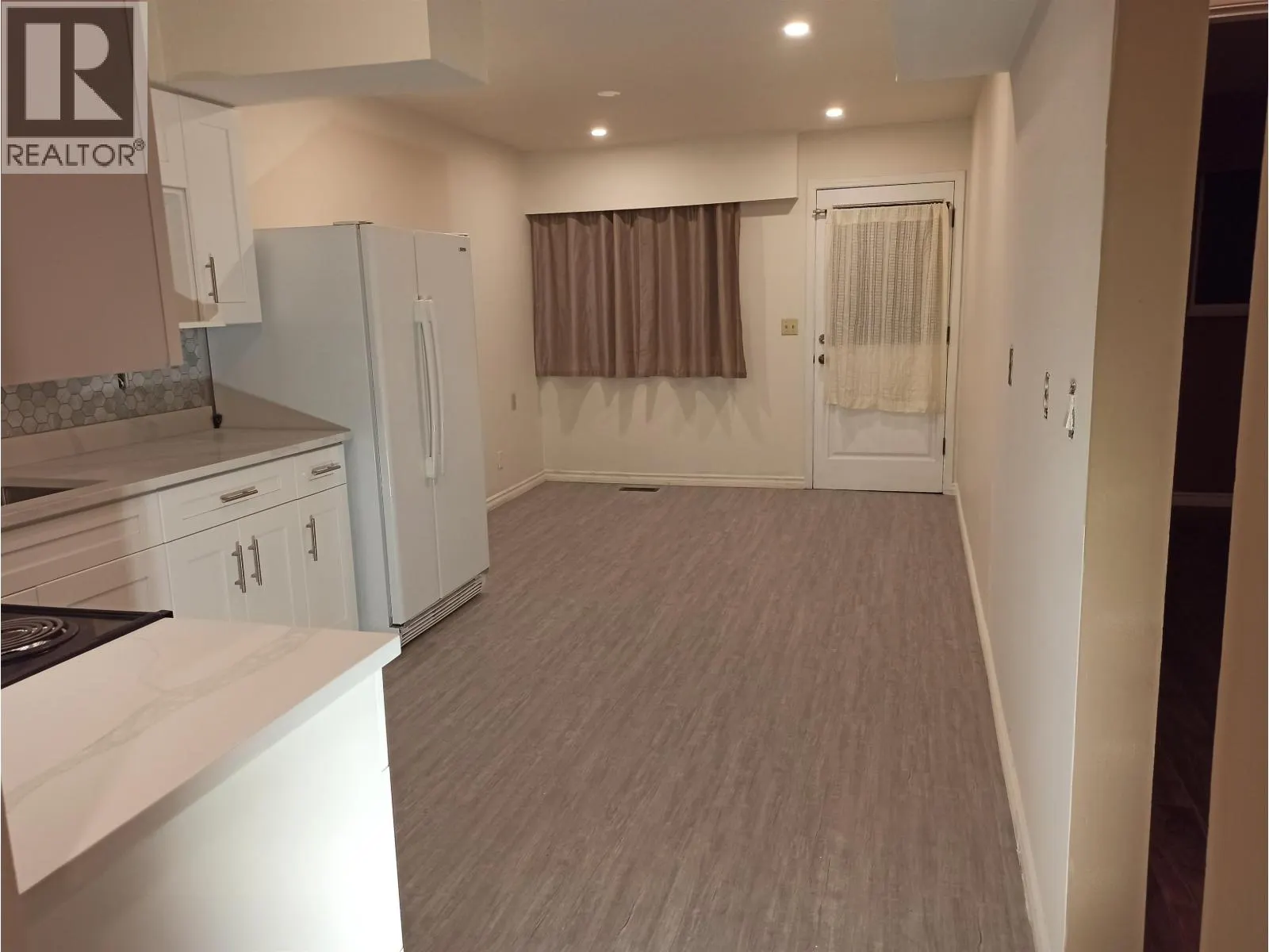 UPPER 2161 PRAIRIE STREET