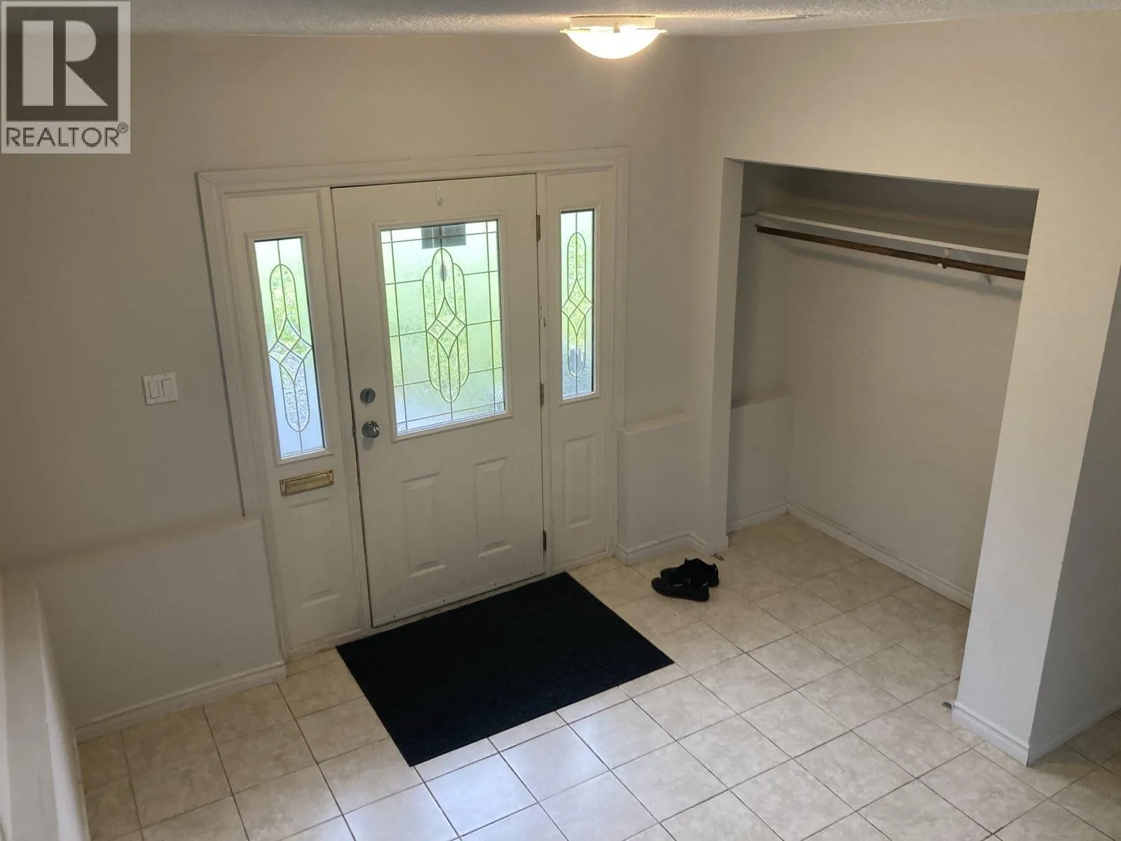 UPPER 2161 PRAIRIE STREET