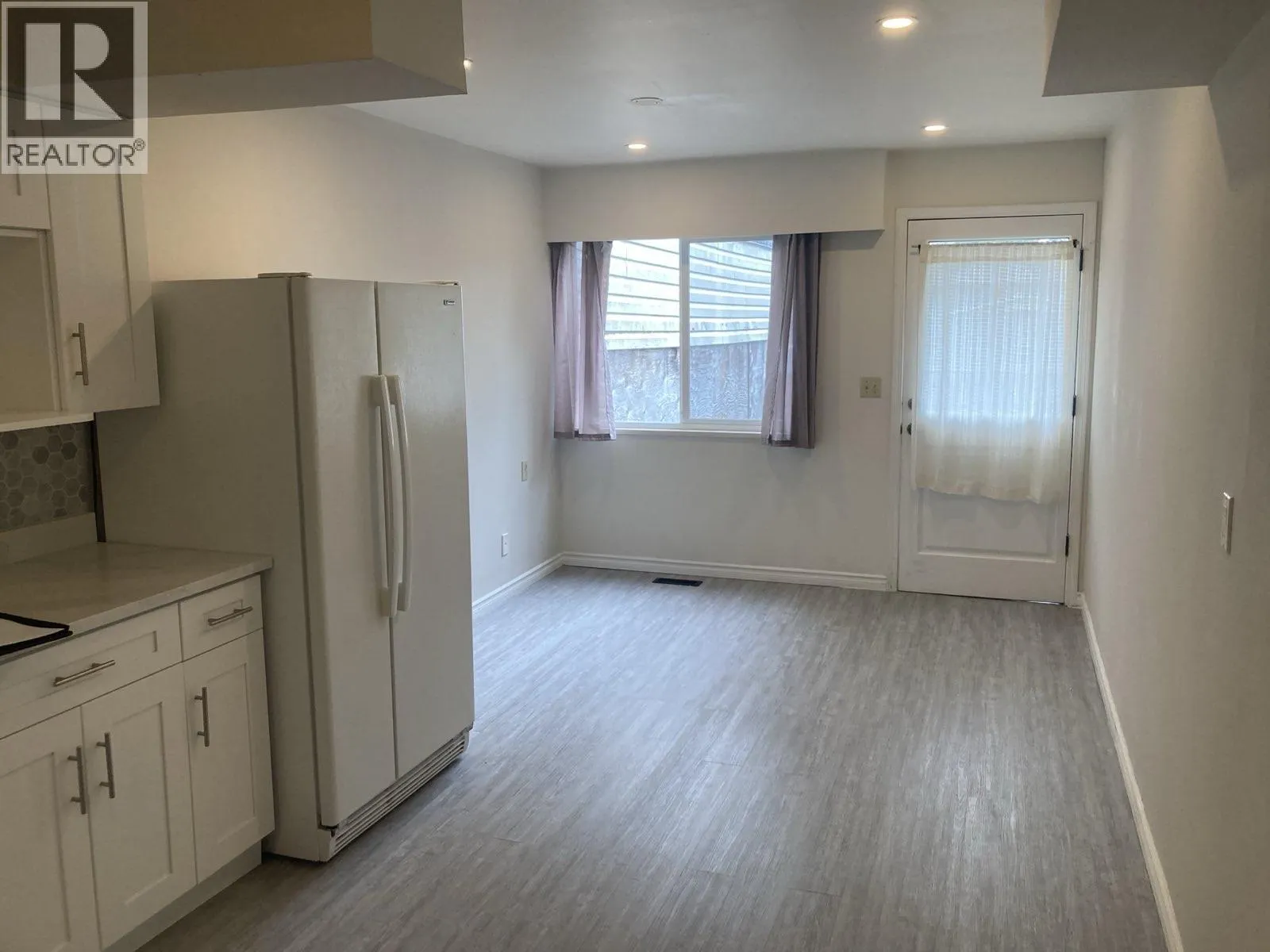 UPPER 2161 PRAIRIE STREET