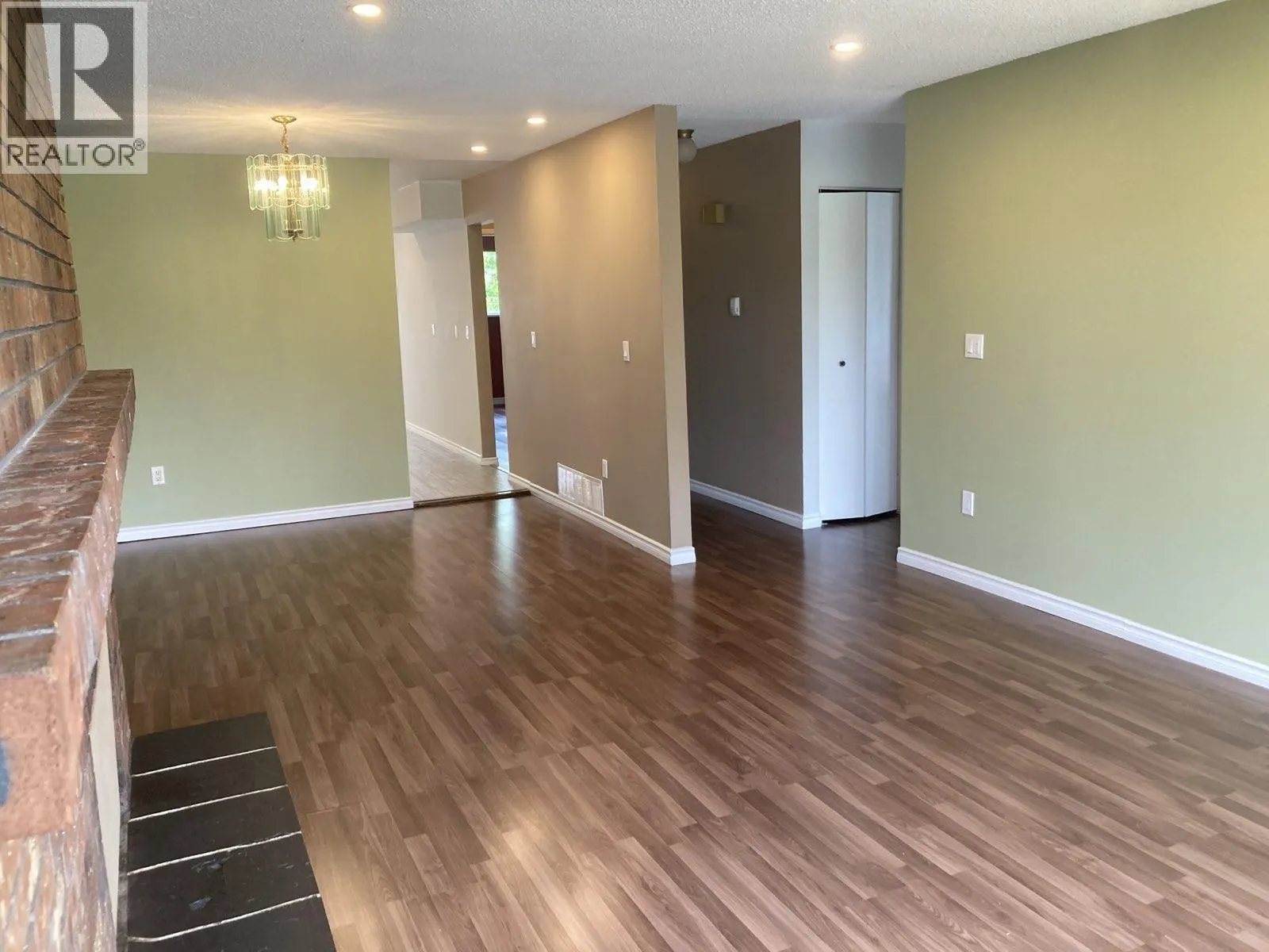 UPPER 2161 PRAIRIE STREET