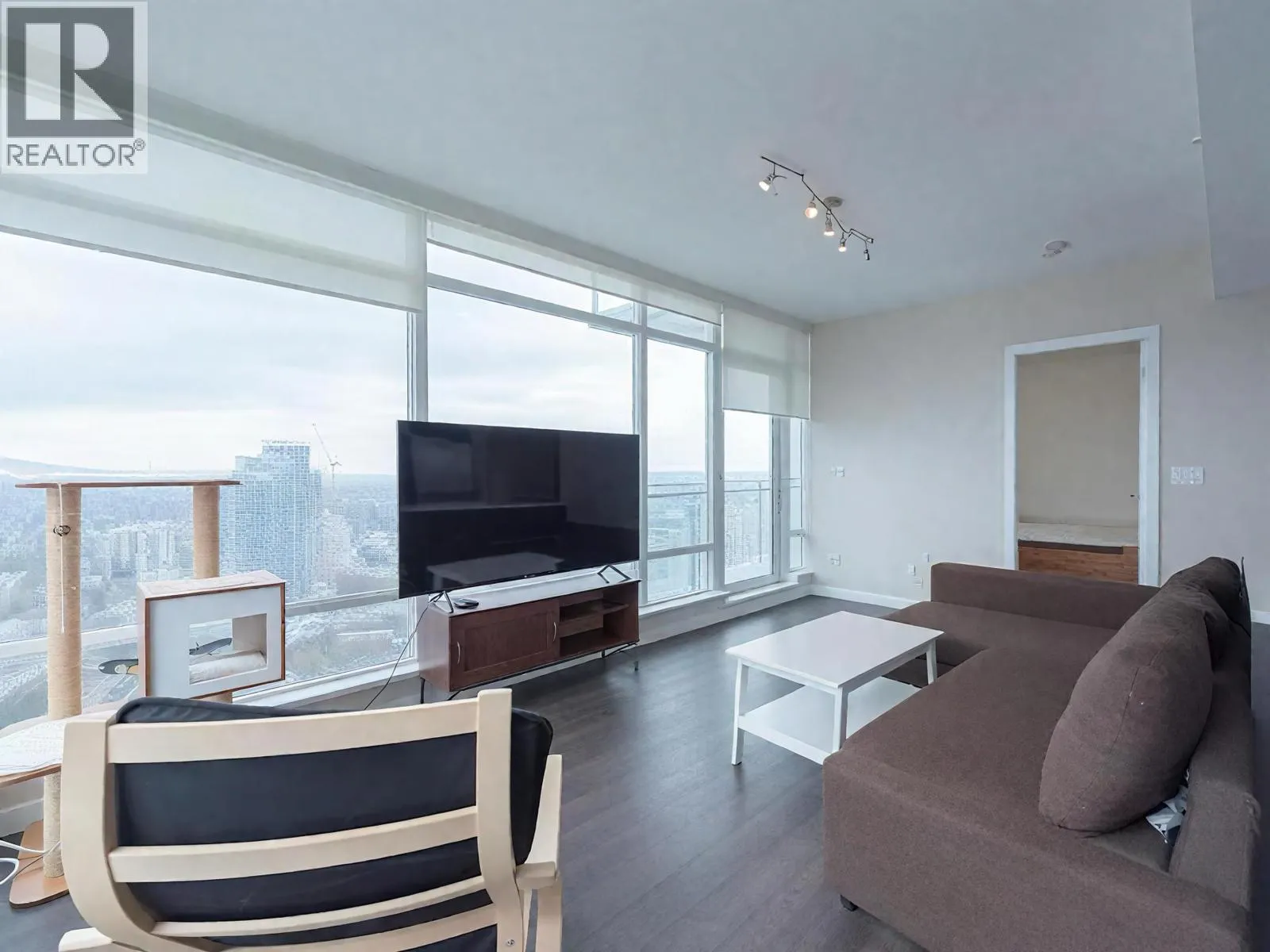 4205 4485 SKYLINE DRIVE