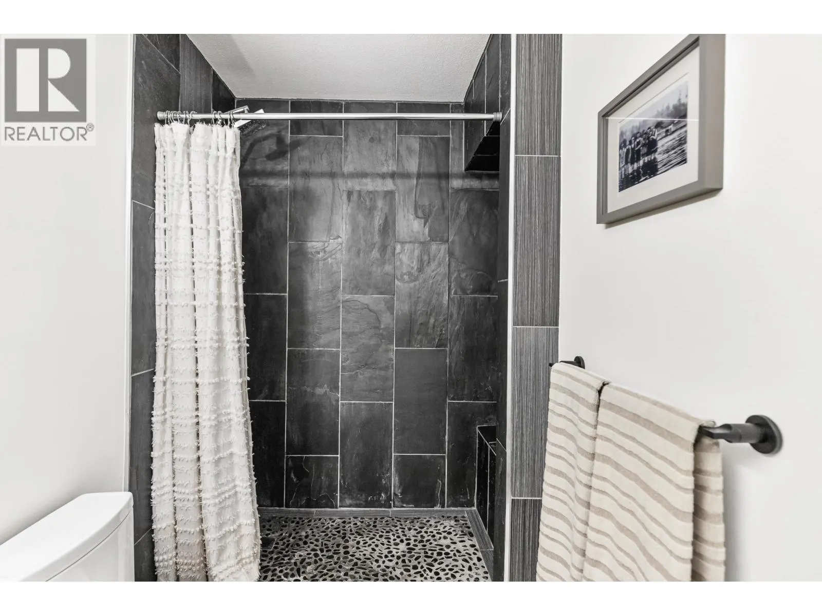 404 12206 224 STREET