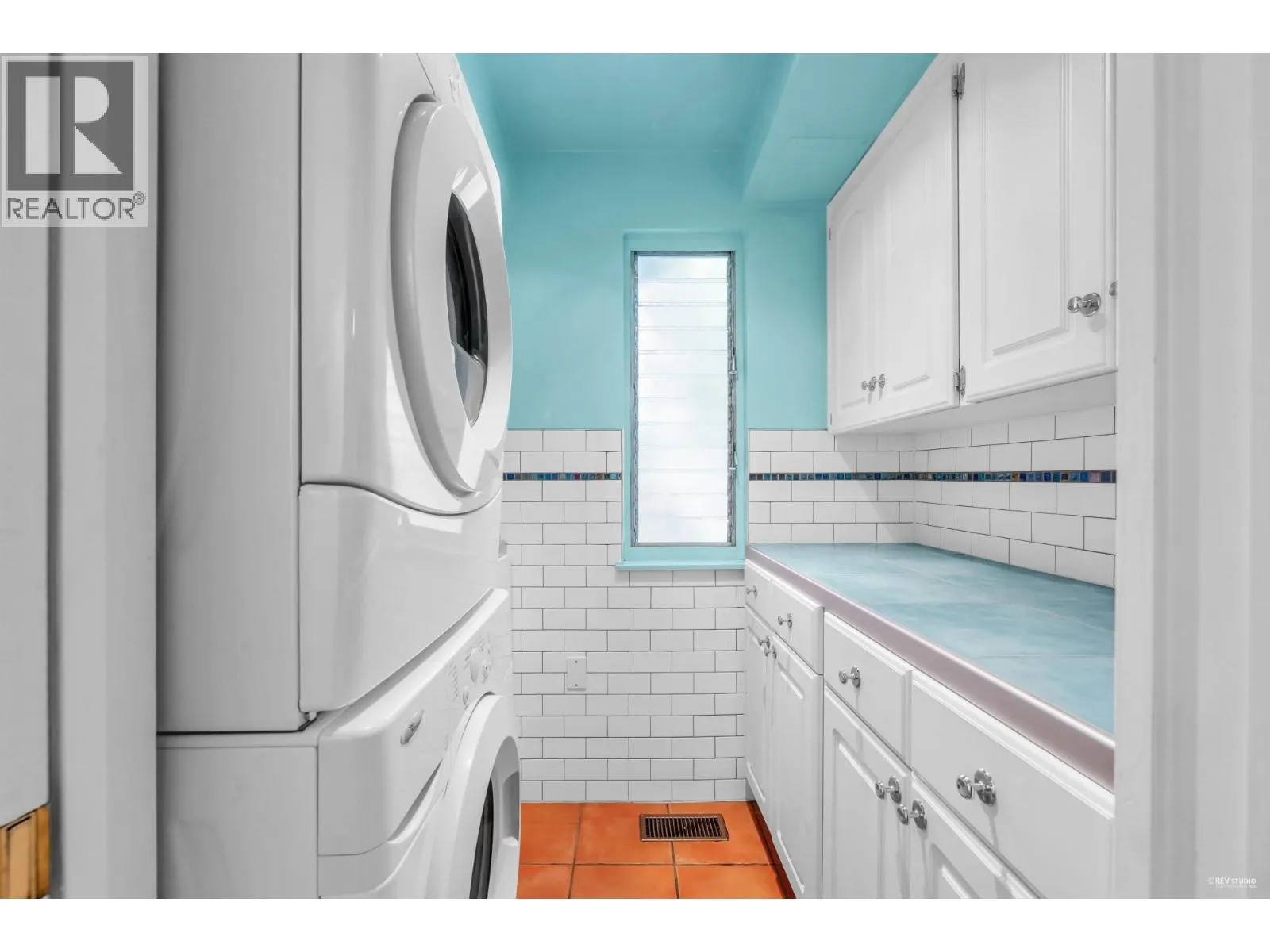 3845 BAYRIDGE AVENUE