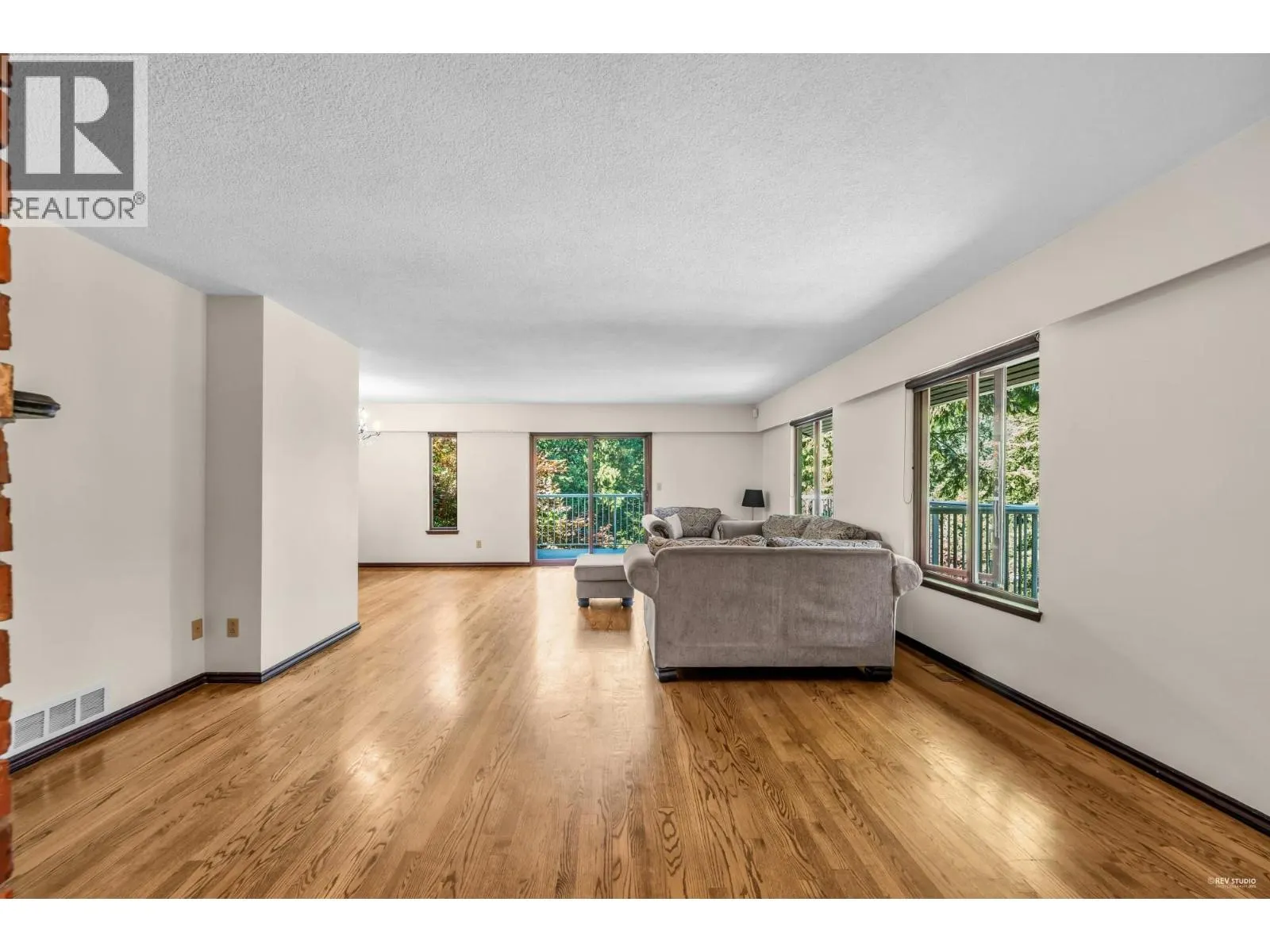 3845 BAYRIDGE AVENUE