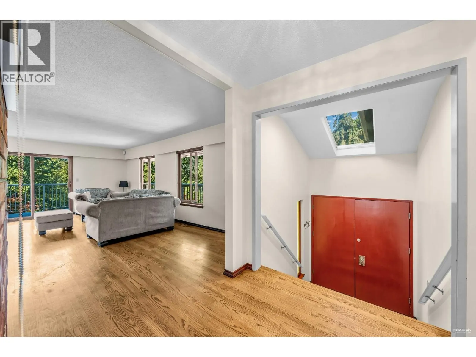 3845 BAYRIDGE AVENUE