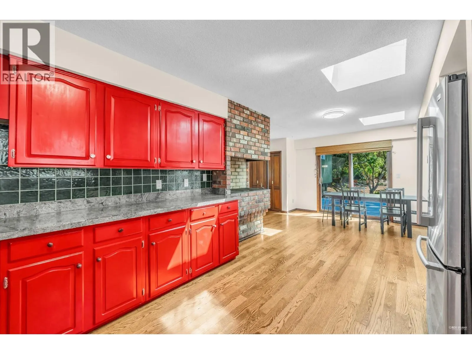 3845 BAYRIDGE AVENUE