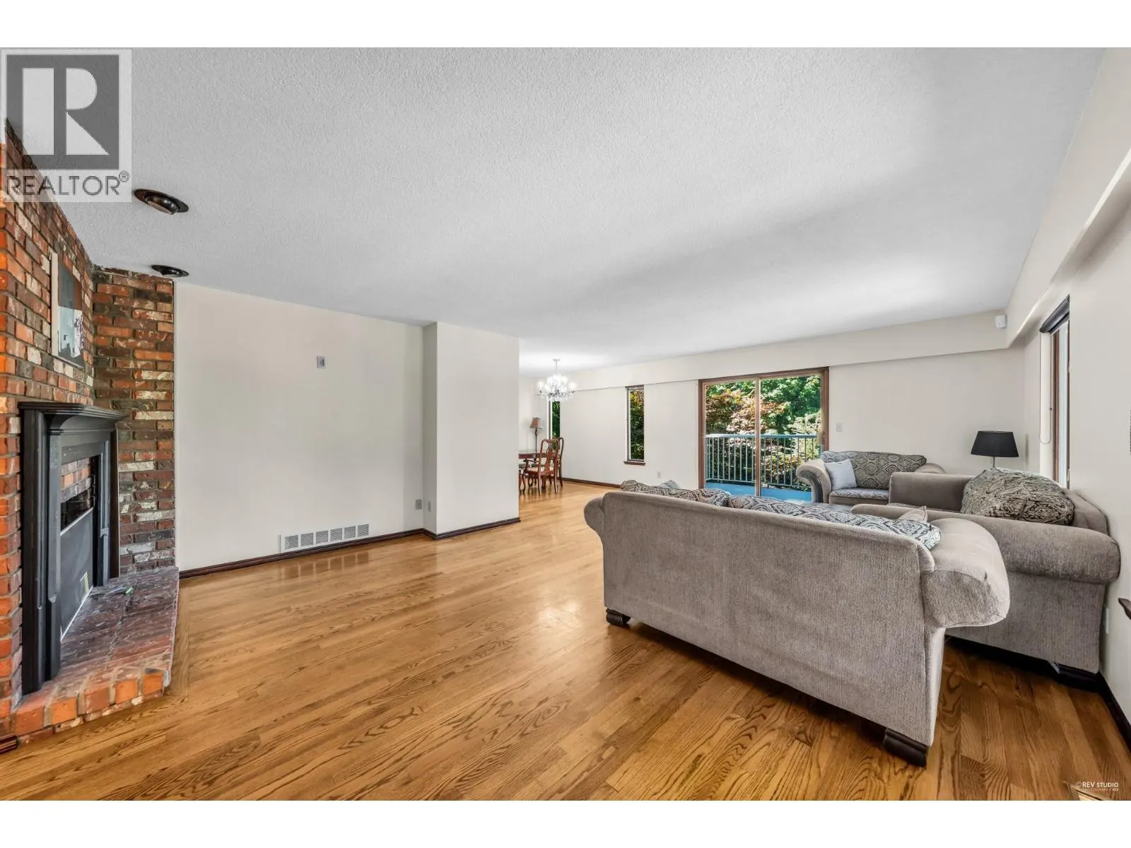 3845 BAYRIDGE AVENUE