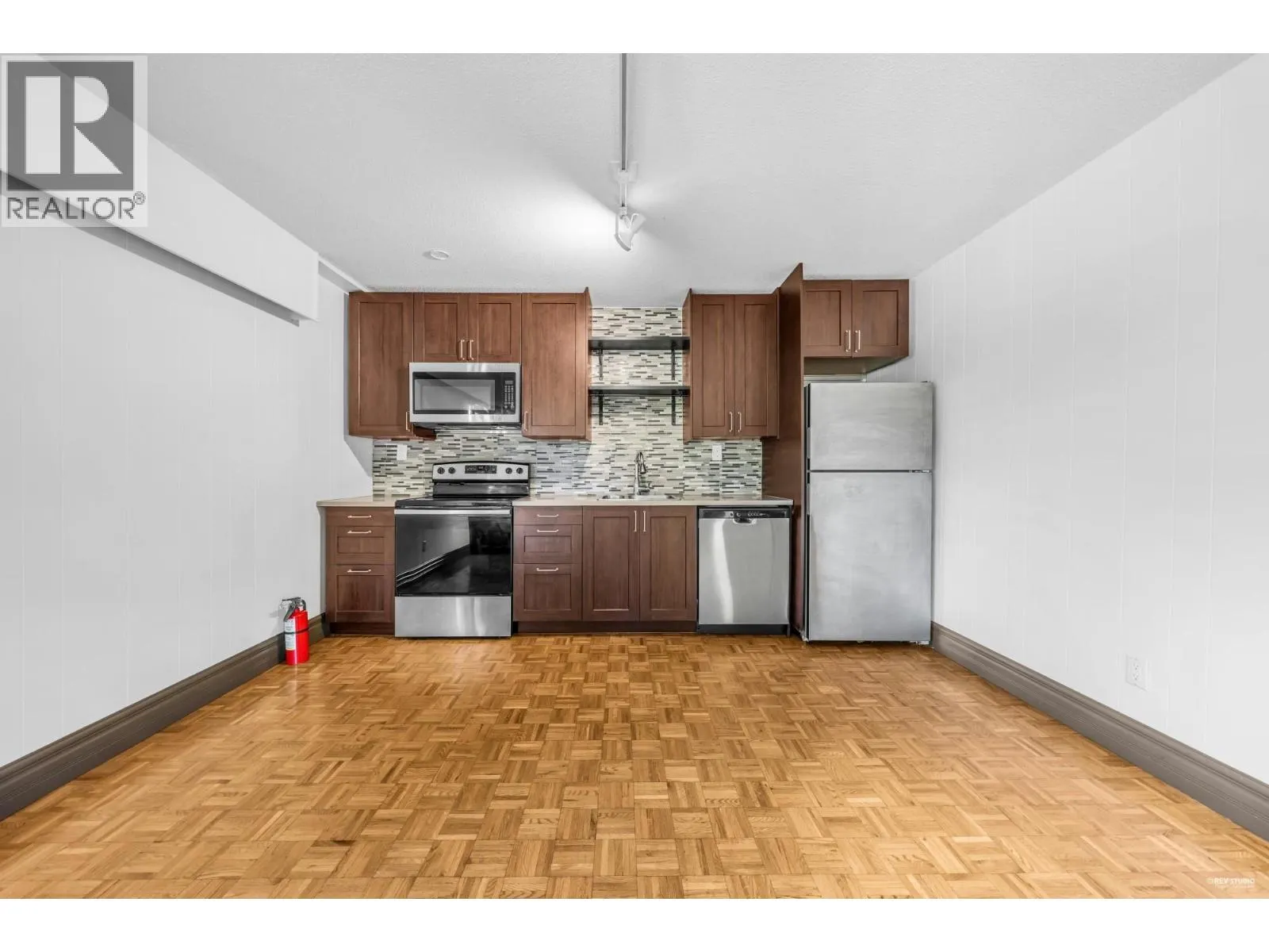 3845 BAYRIDGE AVENUE