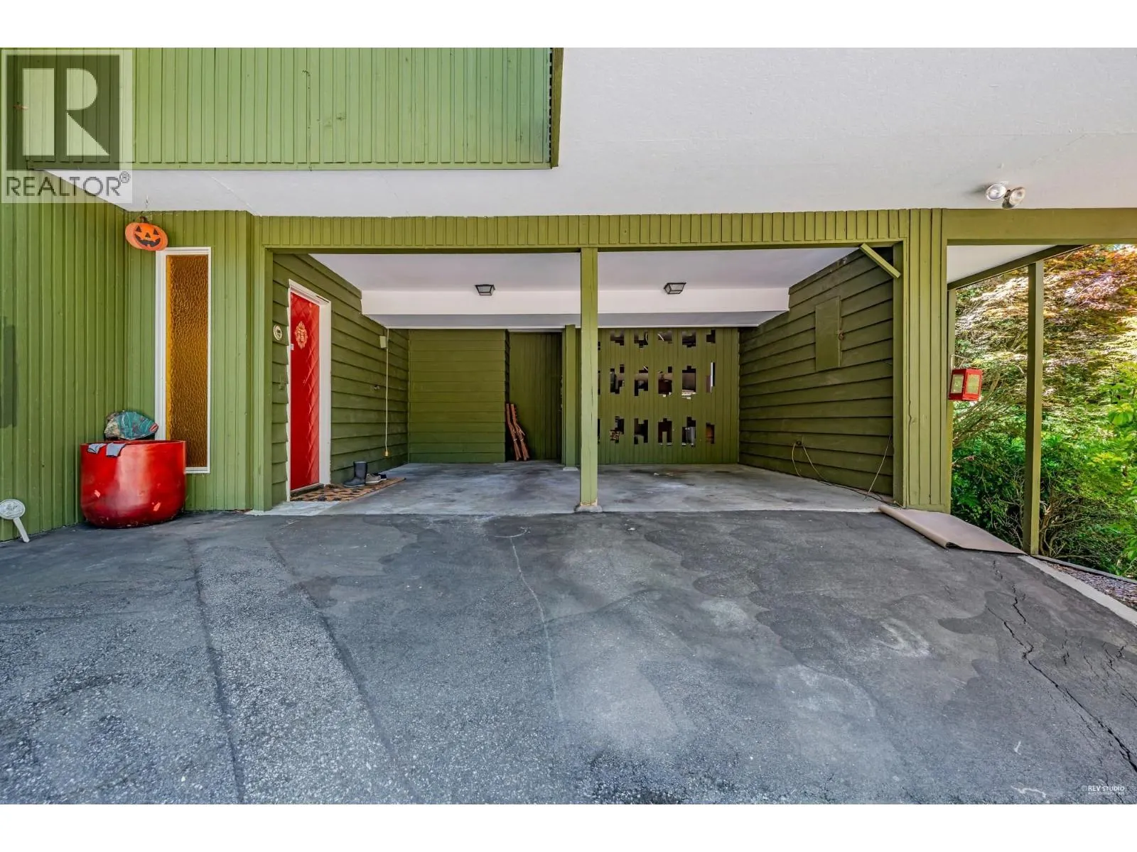 3845 BAYRIDGE AVENUE