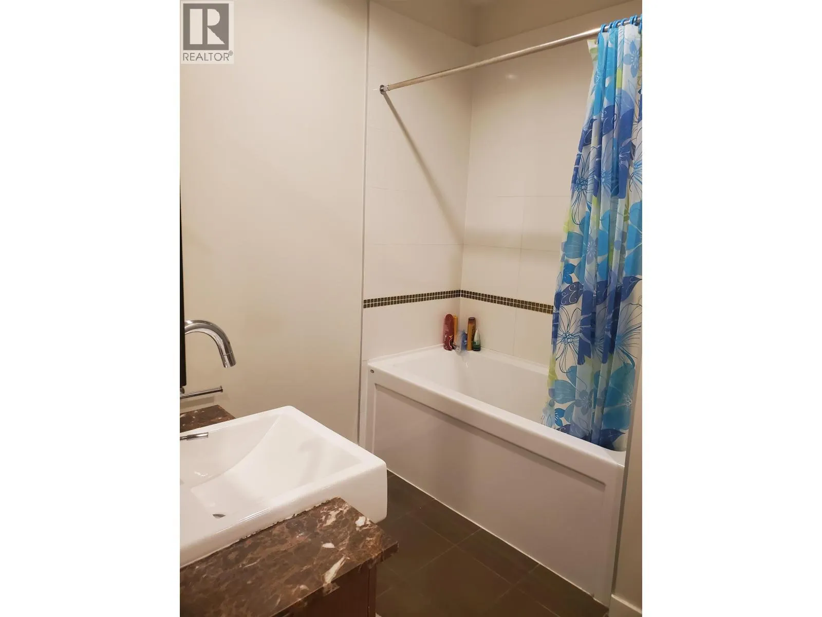 412 1205 HOWE STREET