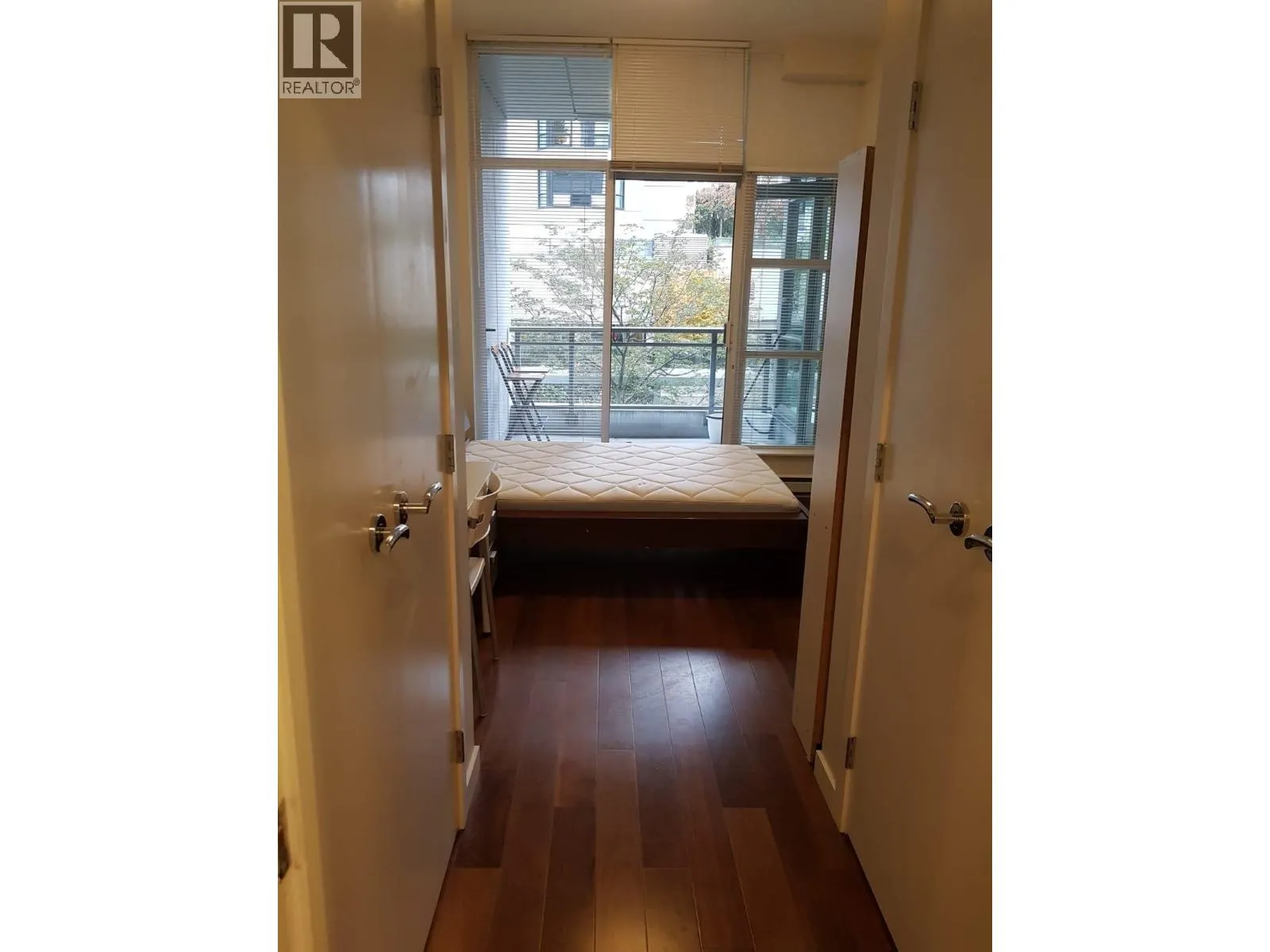 412 1205 HOWE STREET