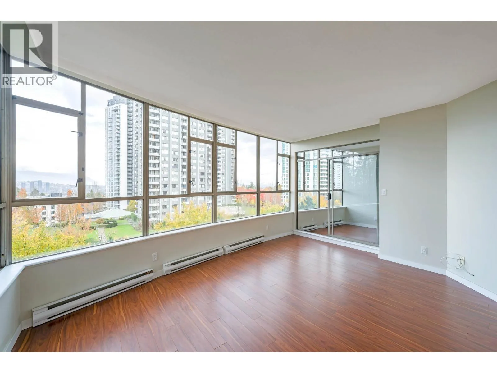 702 5885 OLIVE AVENUE