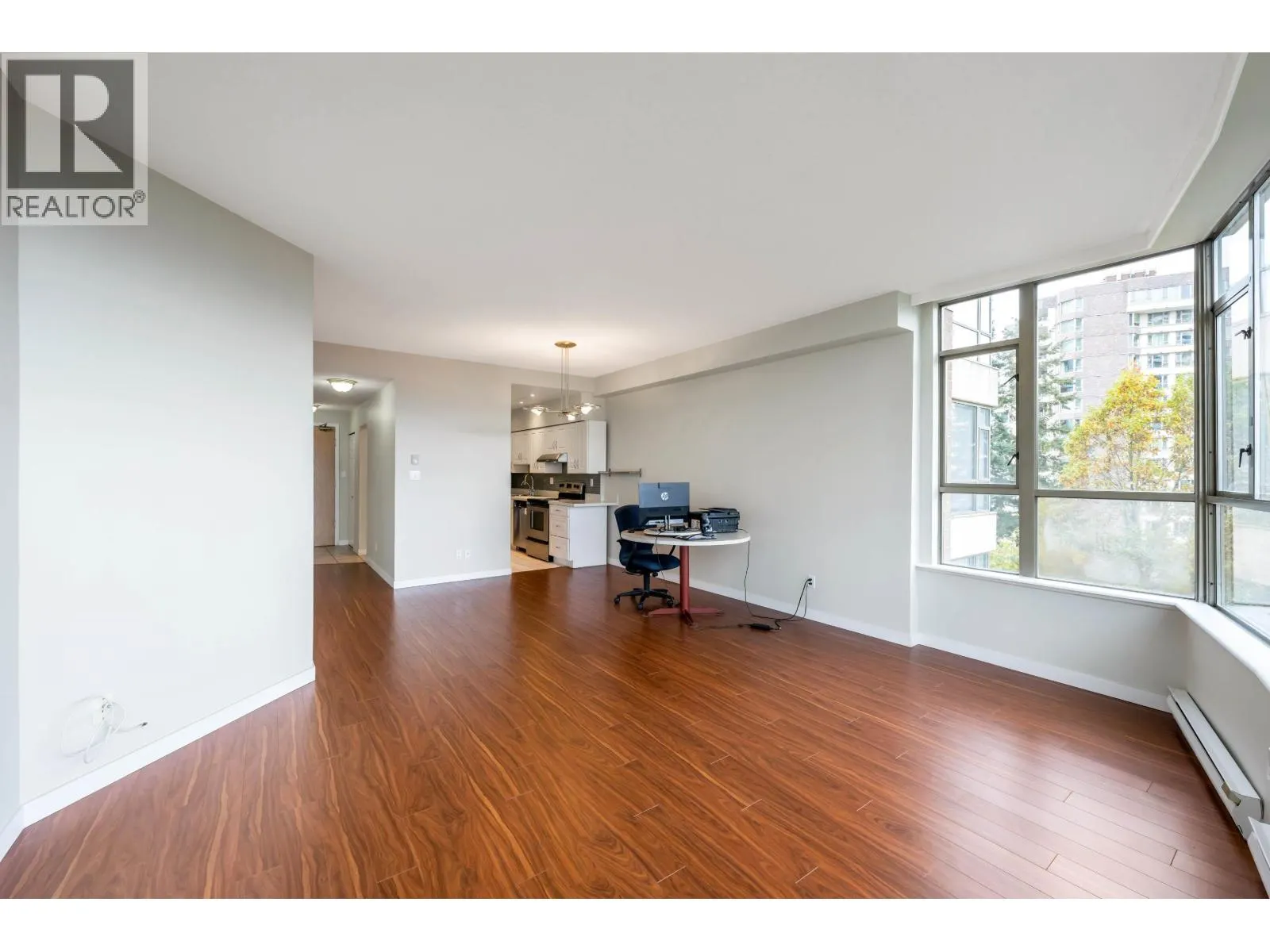 702 5885 OLIVE AVENUE