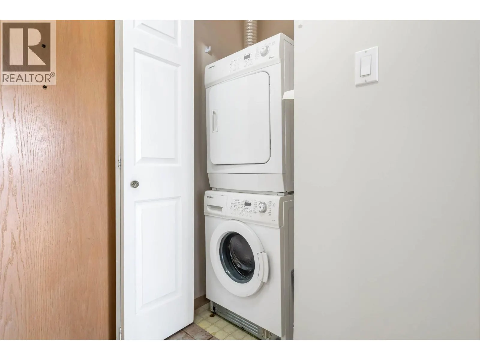 702 5885 OLIVE AVENUE