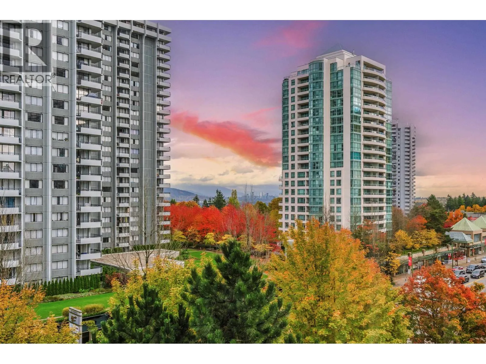 702 5885 OLIVE AVENUE