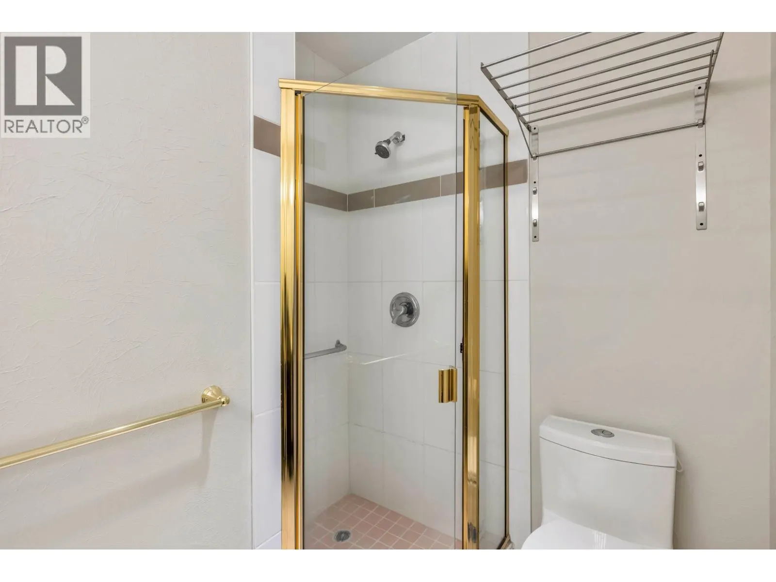 702 5885 OLIVE AVENUE