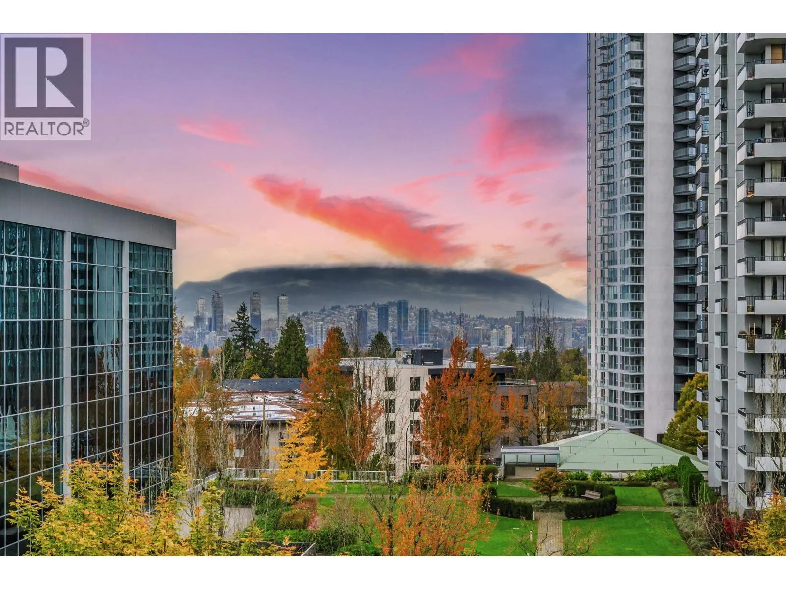 702 5885 OLIVE AVENUE