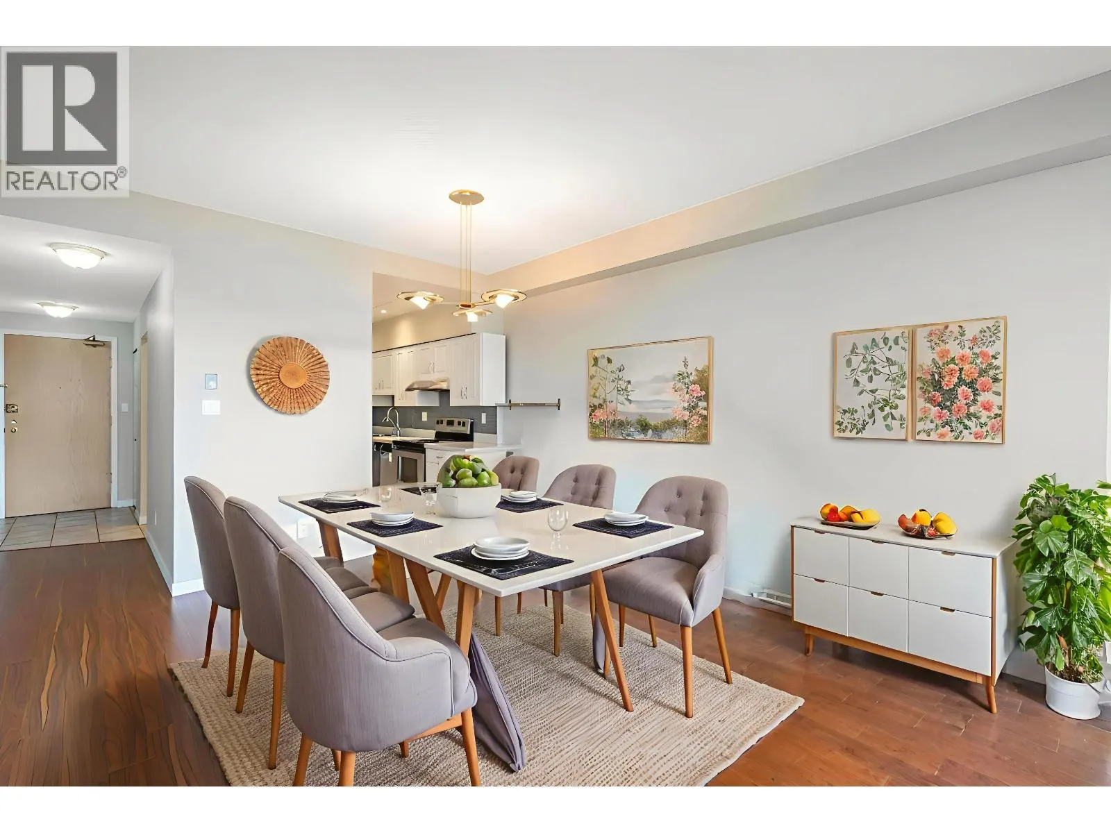 702 5885 OLIVE AVENUE