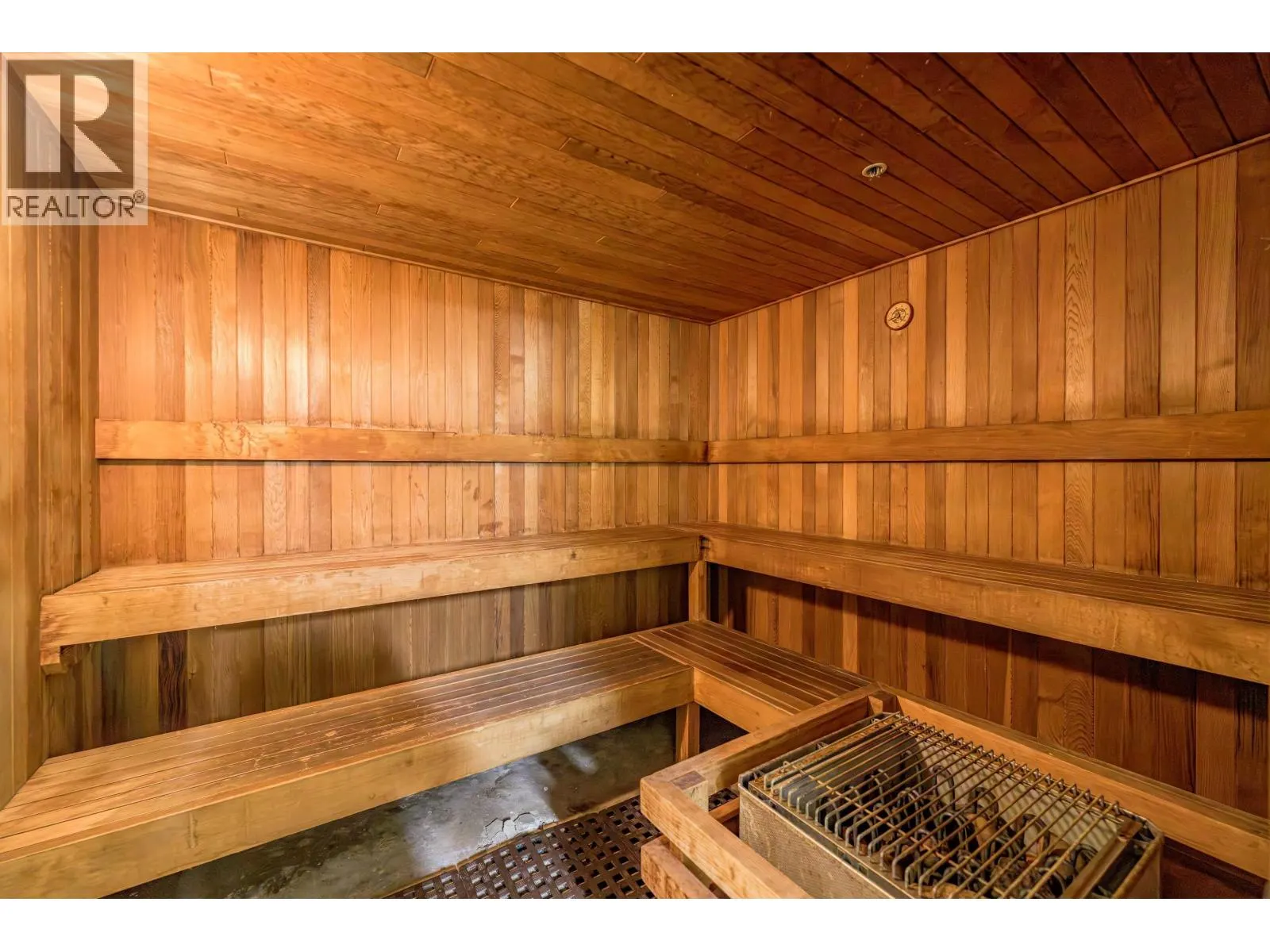 702 5885 OLIVE AVENUE