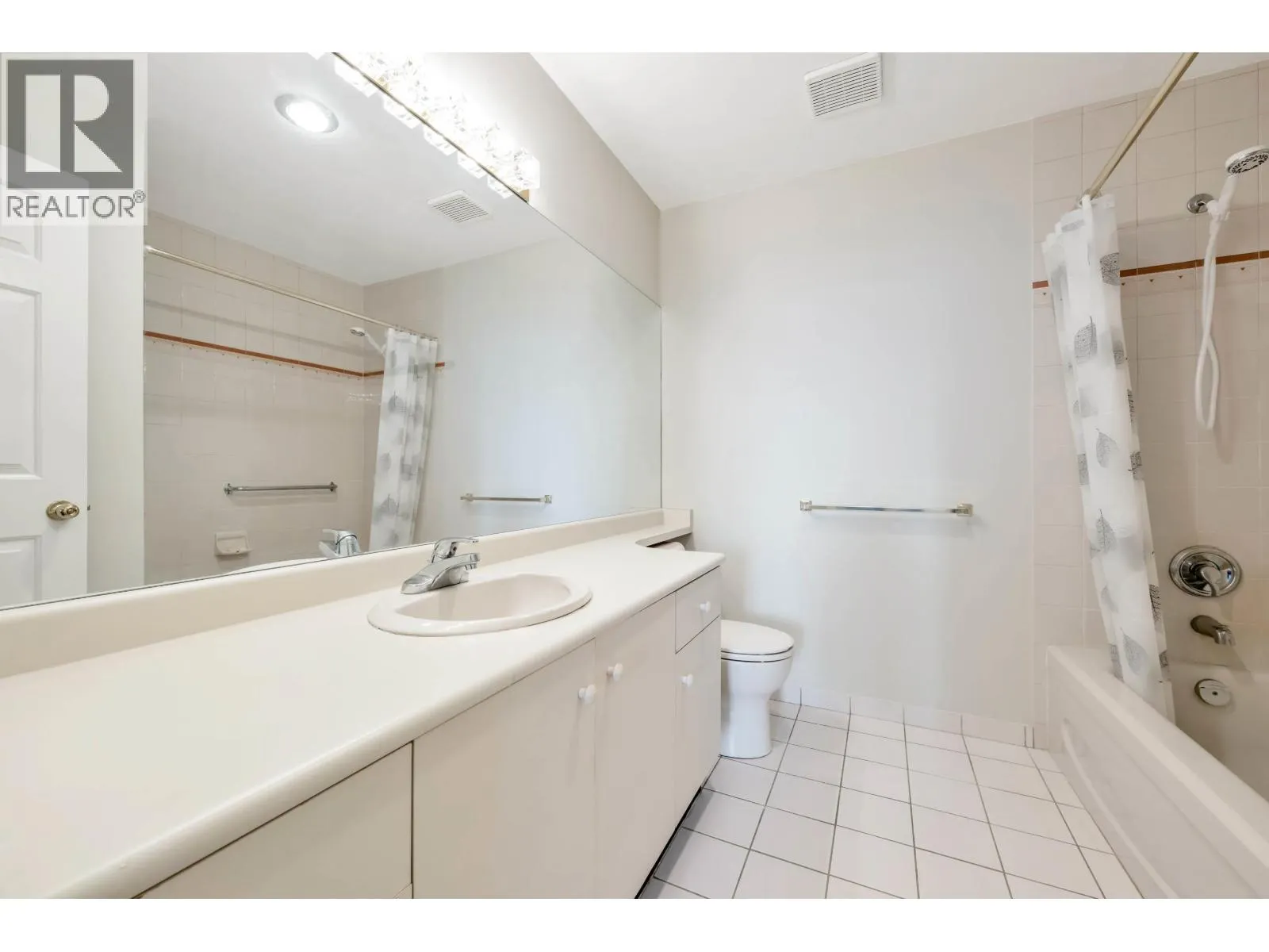 702 5885 OLIVE AVENUE