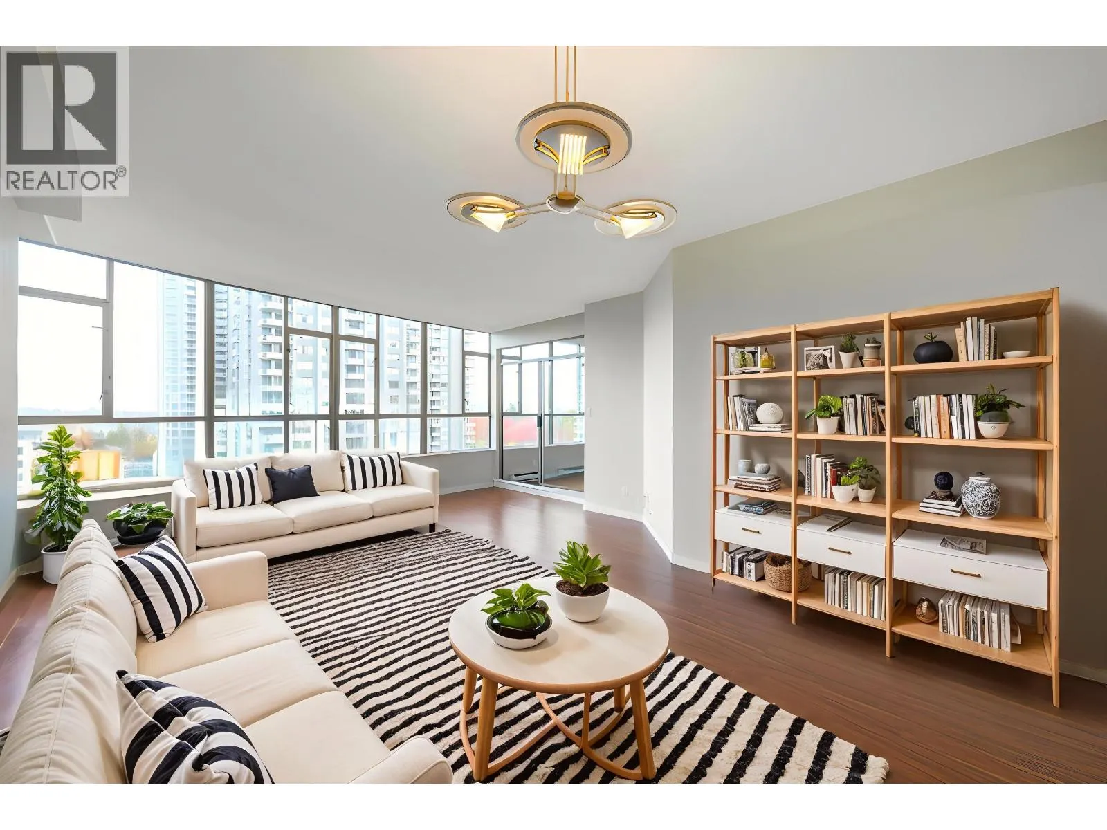 702 5885 OLIVE AVENUE