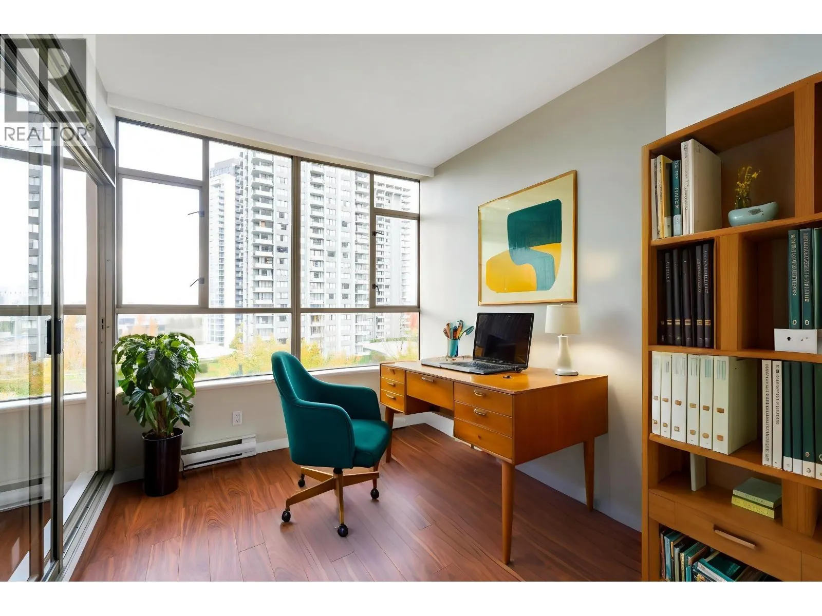 702 5885 OLIVE AVENUE