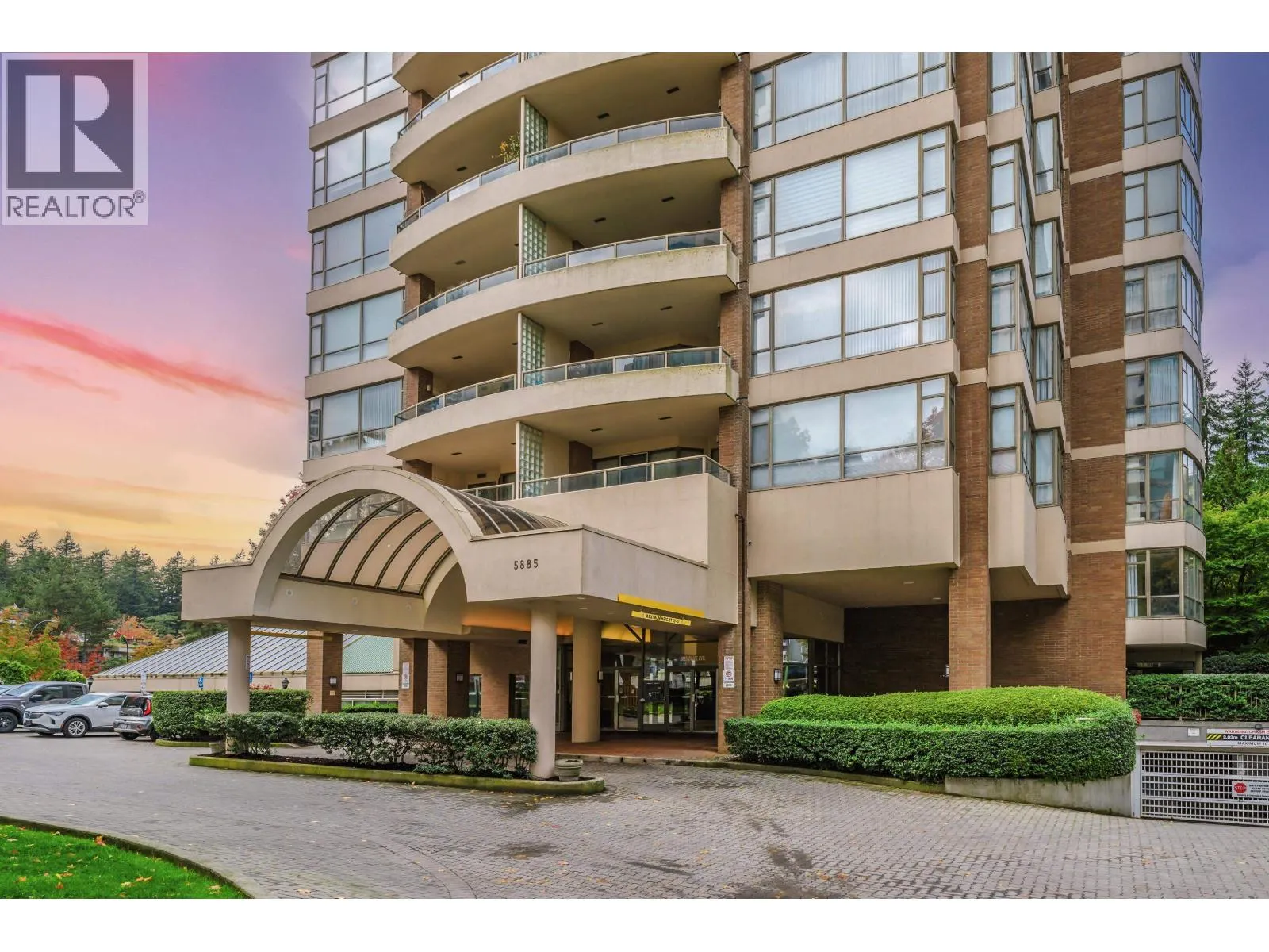 702 5885 OLIVE AVENUE